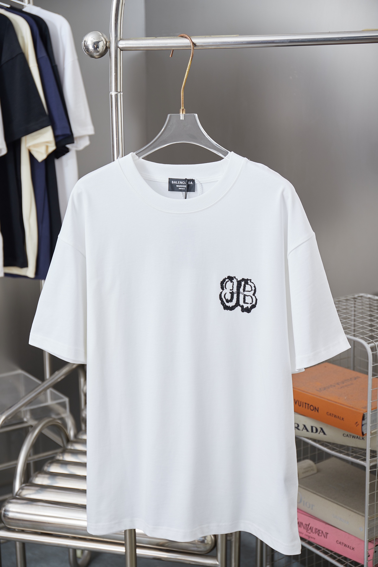 발렌시아가 남성 반팔 26SS 49182