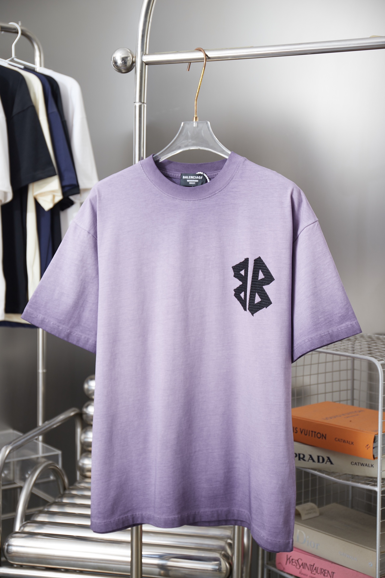 발렌시아가 남성 반팔 26SS 49170