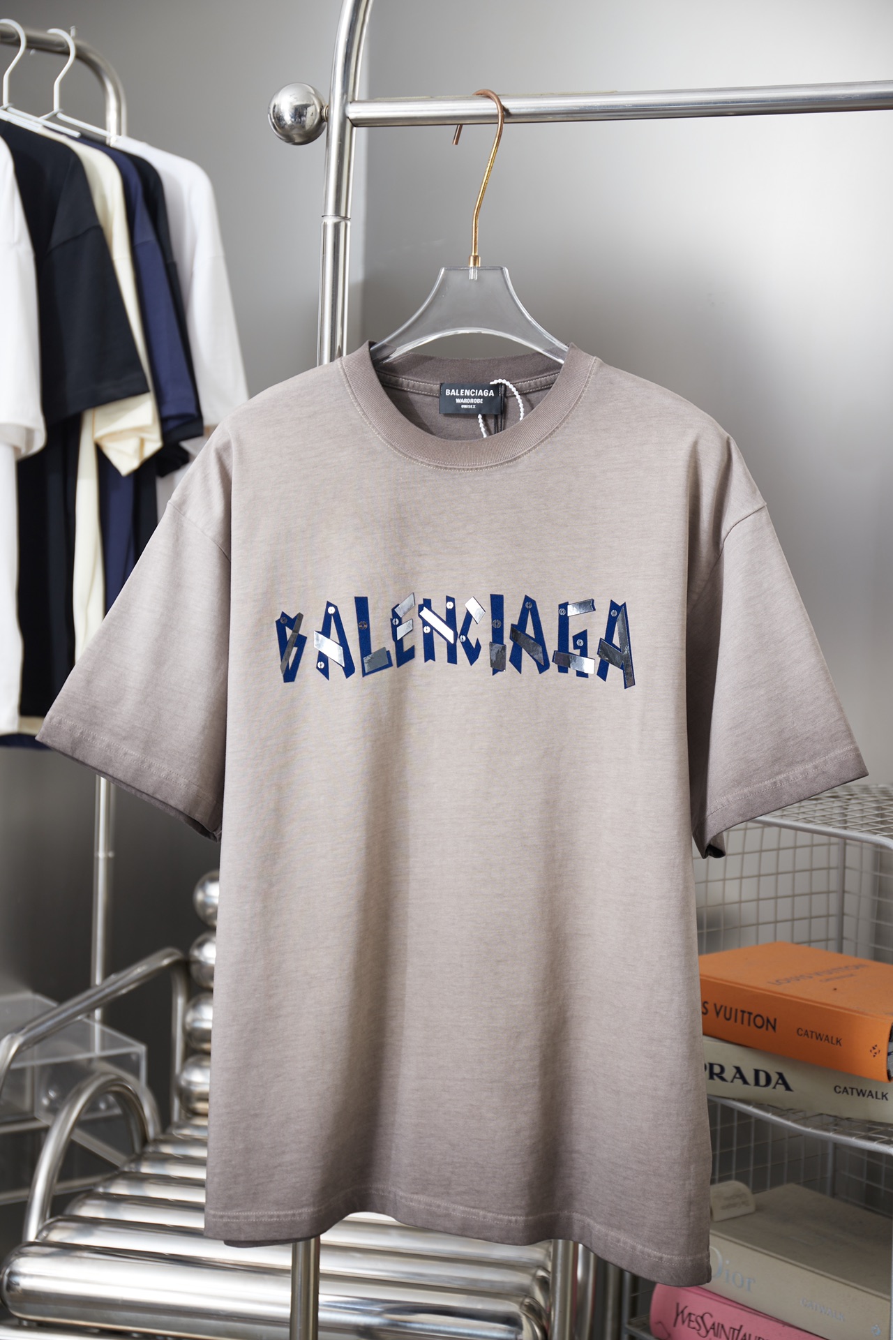 발렌시아가 남성 반팔 26SS 49164