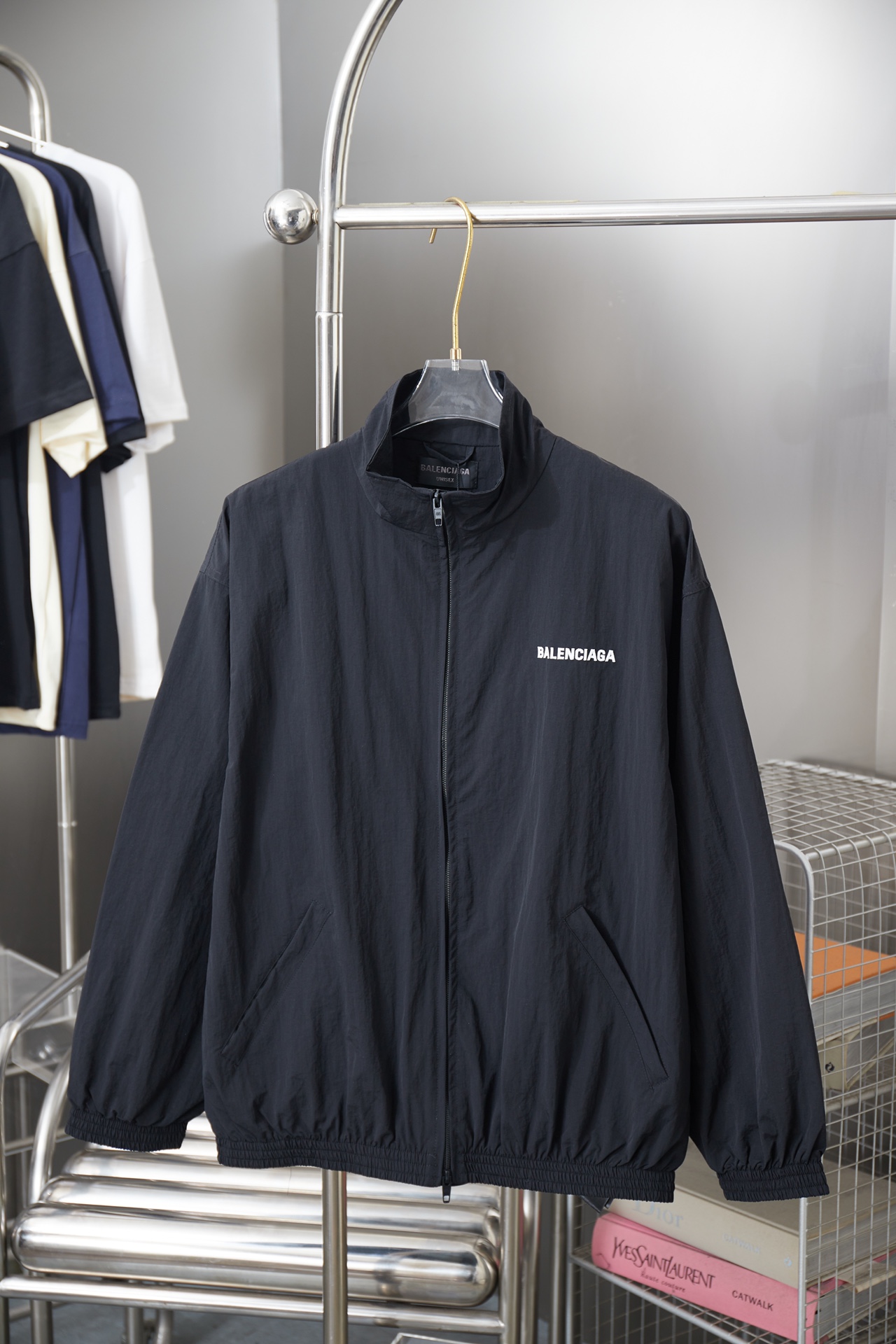 P175 Balenciaga 𝘽𝘼𝙇𝙀𝙉𝘾𝙄𝘼𝙂𝘼 BLCG 25FW Chaqueta de montaña con bordado de letras básicas 71, estilo de lujo lig…