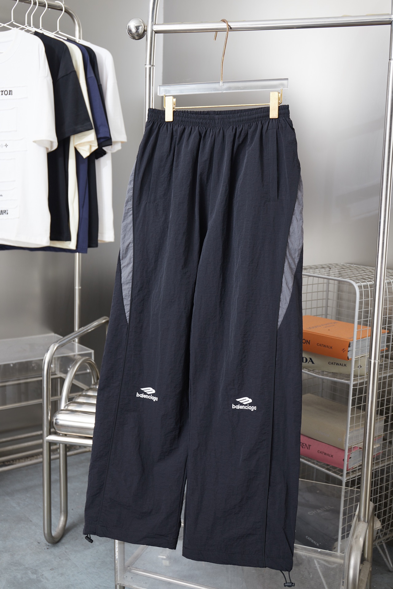 P160 Balenciaga 𝘽𝘼𝙇𝙀𝙉𝘾𝙄𝘼𝙂𝘼 BLCG 25FW Chaleco de esquí deportivo tejido con bordado 3M, estilo de lujo ligero,…