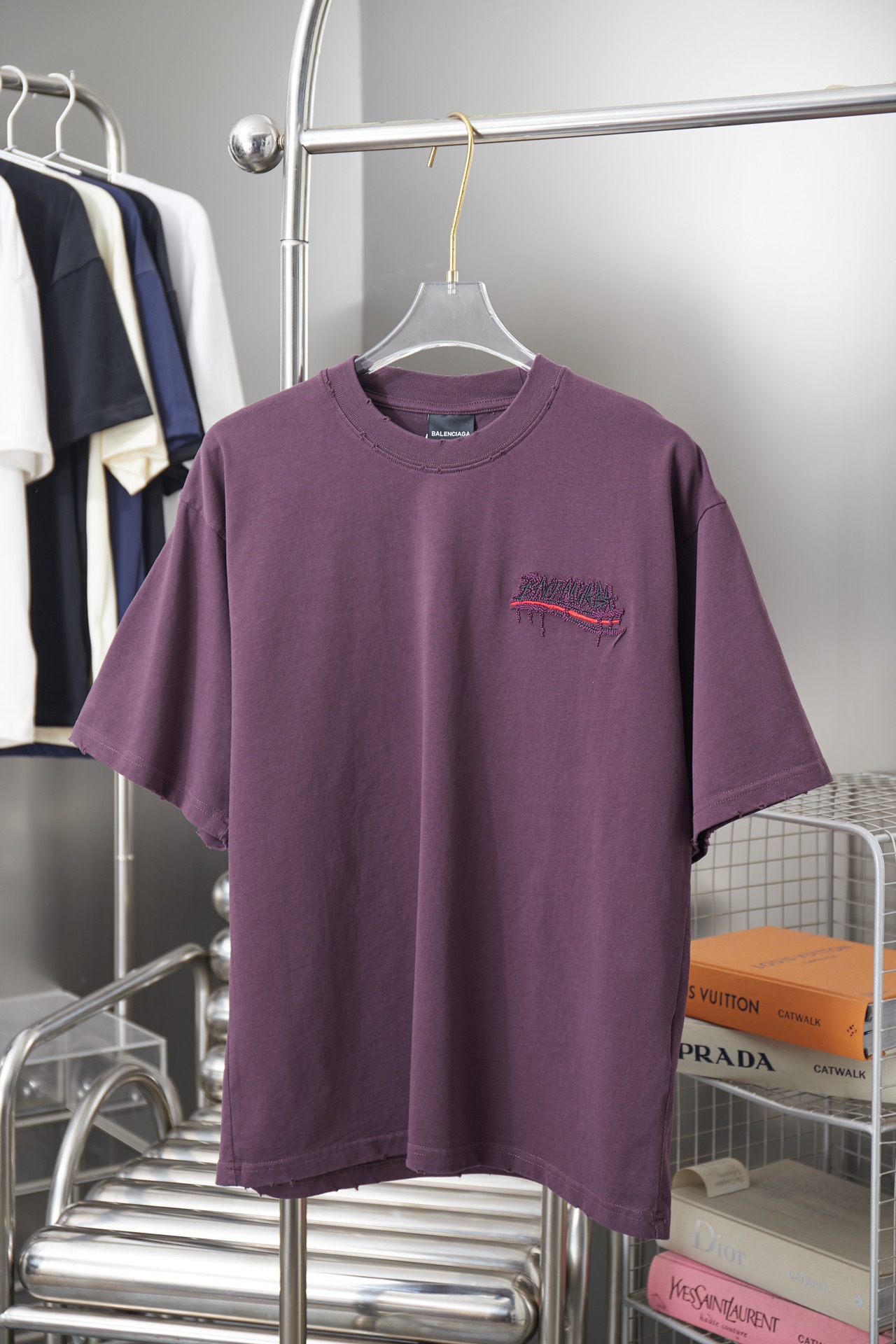 발렌시아가 남여공용 반팔 26SS 49150