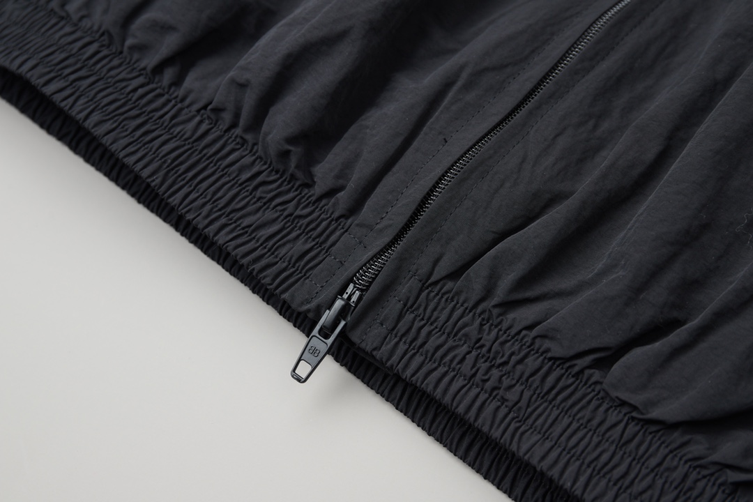 Balenciaga 巴黎世家 𝘽𝘼𝙇𝙀𝙉𝘾𝙄𝘼𝙂𝘼 BLCG 26SS 71前后半环字母刺绣运动套装