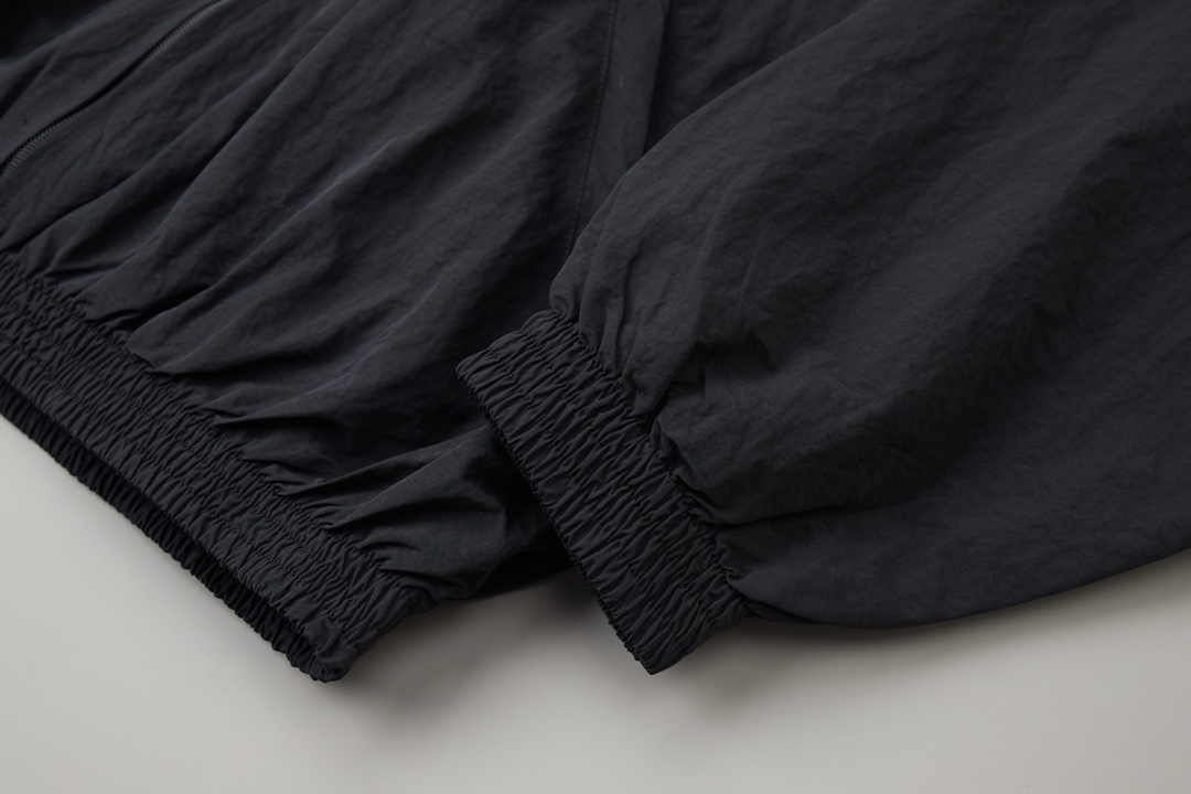 Balenciaga 巴黎世家 𝘽𝘼𝙇𝙀𝙉𝘾𝙄𝘼𝙂𝘼 BLCG 26SS 71前后半环字母刺绣运动套装