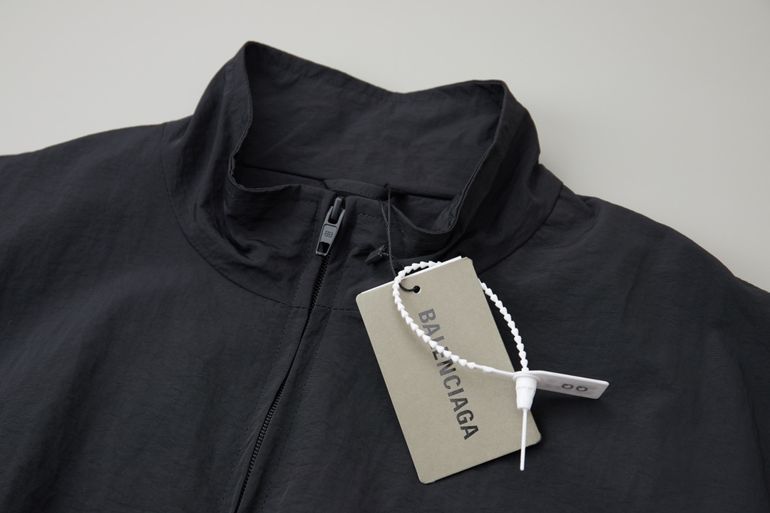 Balenciaga 巴黎世家 𝘽𝘼𝙇𝙀𝙉𝘾𝙄𝘼𝙂𝘼 BLCG 26SS 71白胶带印花运动套装