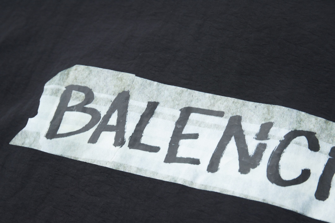 Balenciaga 巴黎世家 𝘽𝘼𝙇𝙀𝙉𝘾𝙄𝘼𝙂𝘼 BLCG 26SS 71白胶带印花运动套装