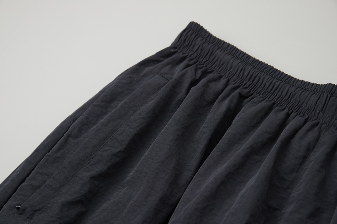 Balenciaga 巴黎世家 𝘽𝘼𝙇𝙀𝙉𝘾𝙄𝘼𝙂𝘼 BLCG 26SS 71前后半环字母刺绣运动套装