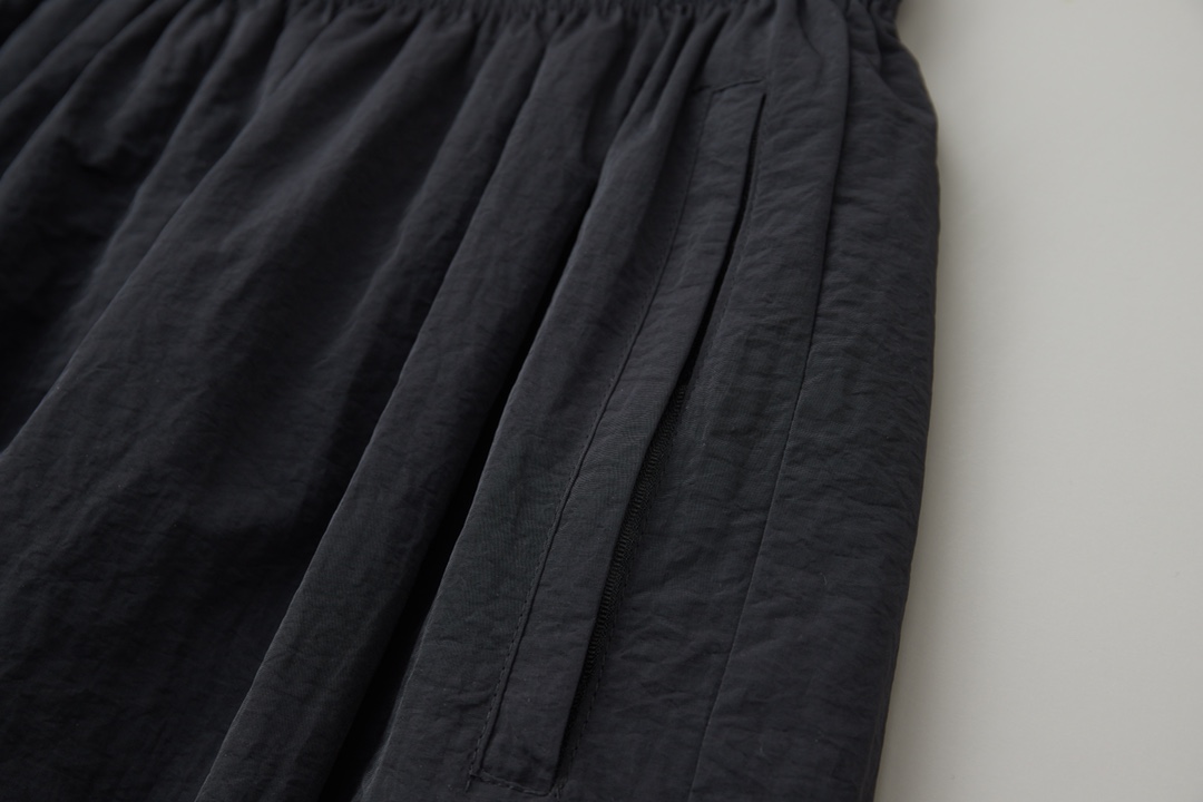 Balenciaga 巴黎世家 𝘽𝘼𝙇𝙀𝙉𝘾𝙄𝘼𝙂𝘼 BLCG 26SS 71前后半环字母刺绣运动套装