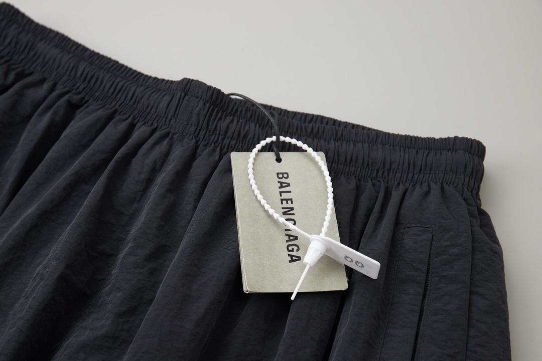 Balenciaga 巴黎世家 𝘽𝘼𝙇𝙀𝙉𝘾𝙄𝘼𝙂𝘼 BLCG 26SS 71前后半环字母刺绣运动套装