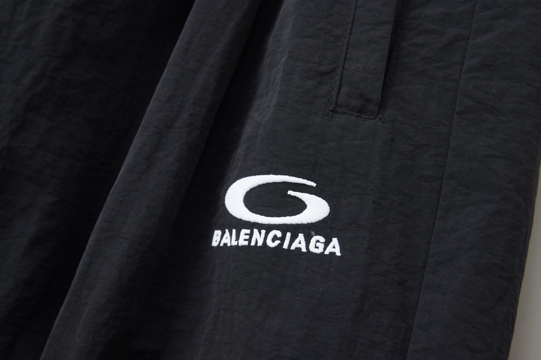 Balenciaga 巴黎世家 𝘽𝘼𝙇𝙀𝙉𝘾𝙄𝘼𝙂𝘼 BLCG 26SS 71前后半环字母刺绣运动套装