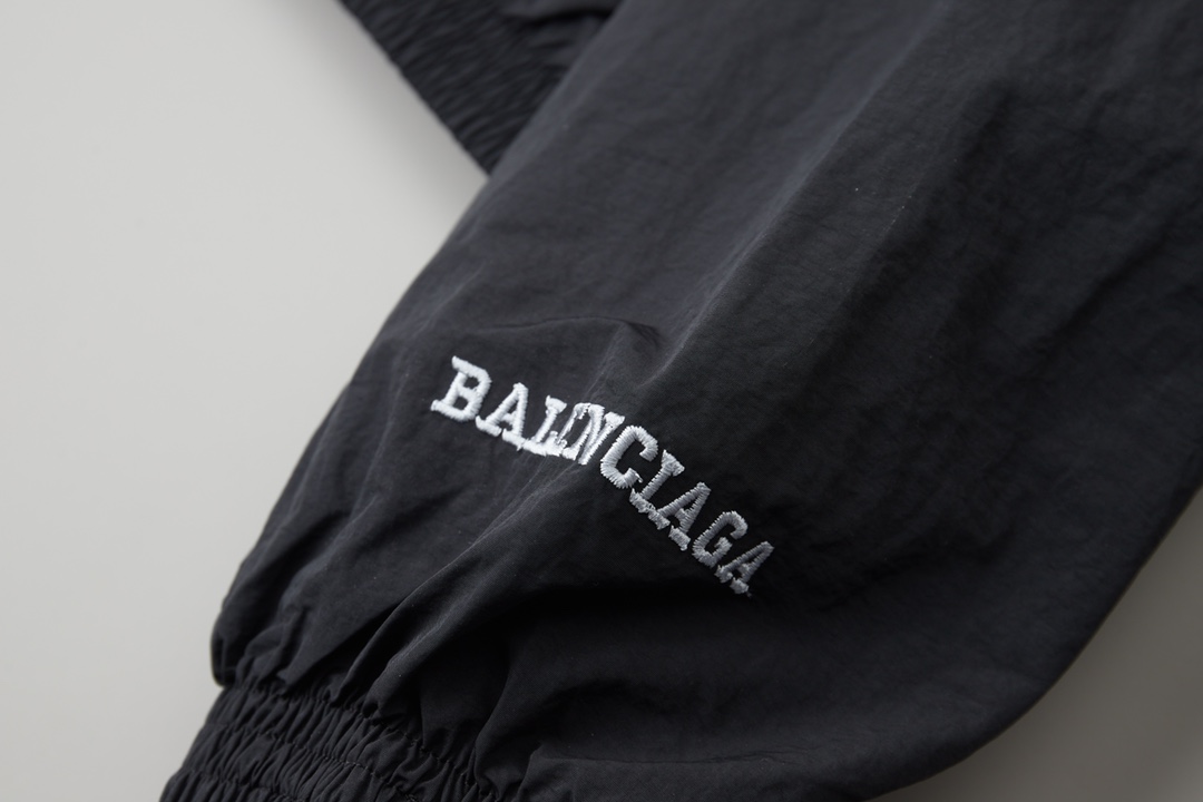 Balenciaga 巴黎世家 𝘽𝘼𝙇𝙀𝙉𝘾𝙄𝘼𝙂𝘼 BLCG 26SS 77 3M曼联刺绣运动套装