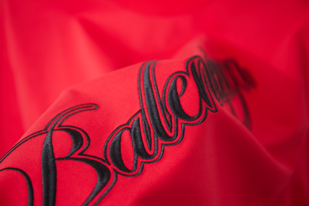 Balenciaga BALELE 巴黎世家 26SS早春新款 马年限定新款 刺绣ogo短袖