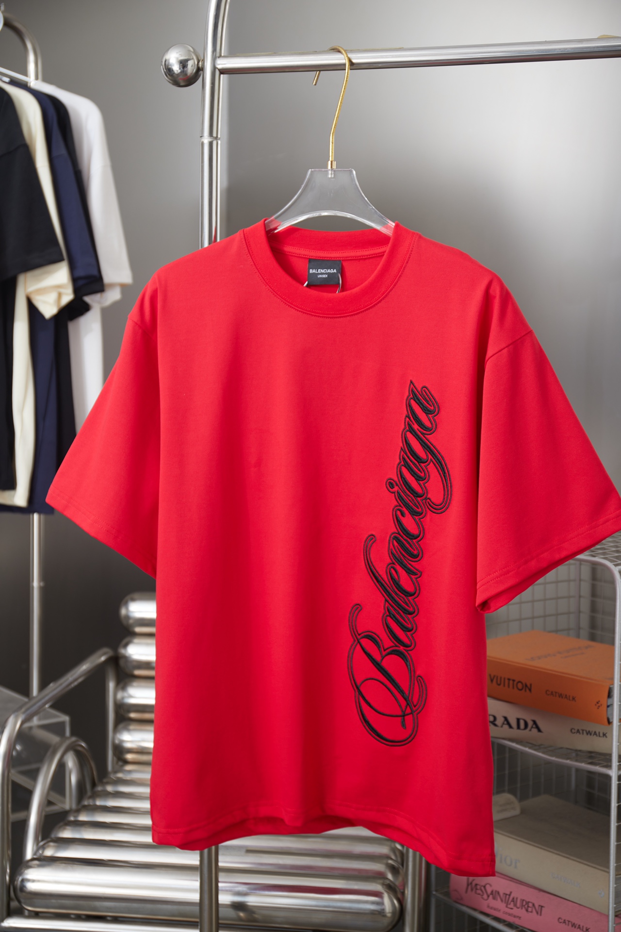 Balenciaga BALELE 巴黎世家 26SS早春新款 马年限定新款 刺绣ogo短袖