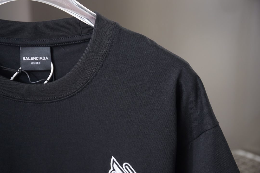 Balenciaga BALELE 巴黎世家 26SS早春新款 马年限定新款 刺绣ogo短袖
