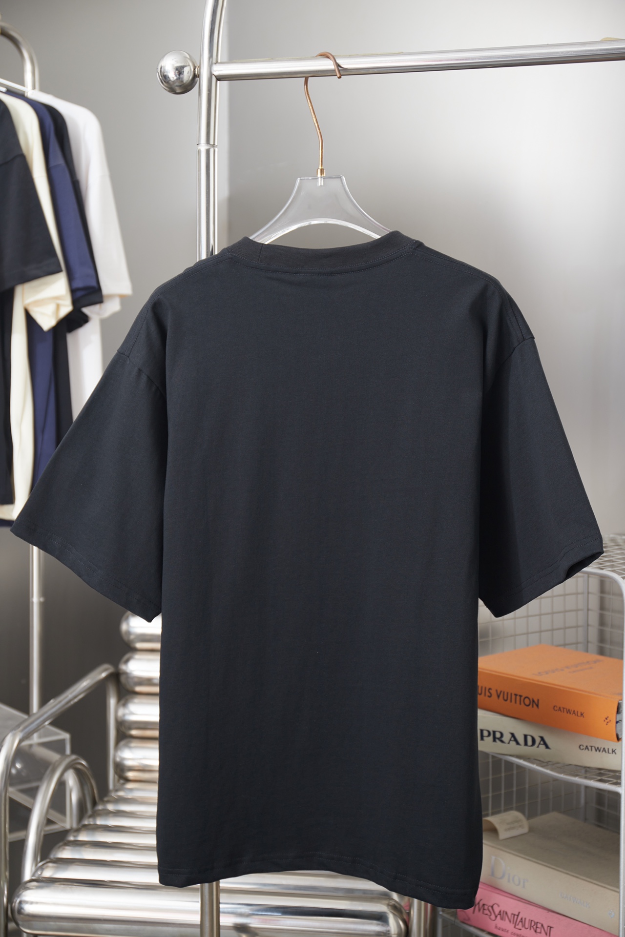 Balenciaga BALELE 巴黎世家 26SS早春新款 马年限定新款 刺绣ogo短袖