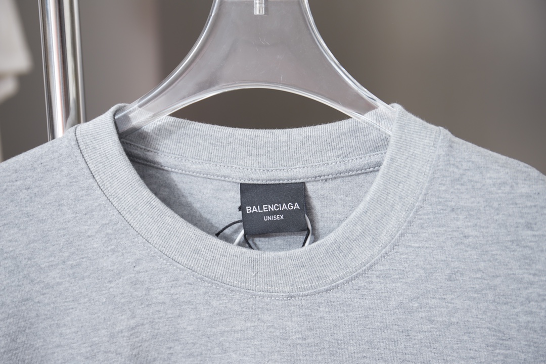 Balenciaga BALELE 巴黎世家 26SS早春新款 马年限定新款 刺绣ogo短袖