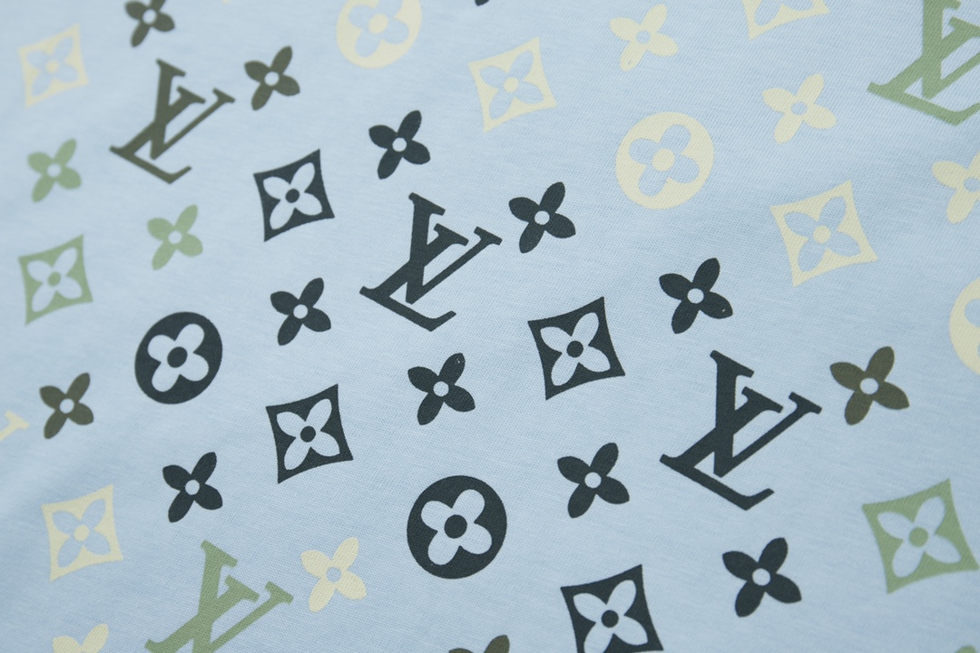 Louis Vuitton Lv 2026早春新款 MONOGRAM 老花渐变短袖T恤 以数码印刷工艺为Monogram渐变图案渲染像素光影