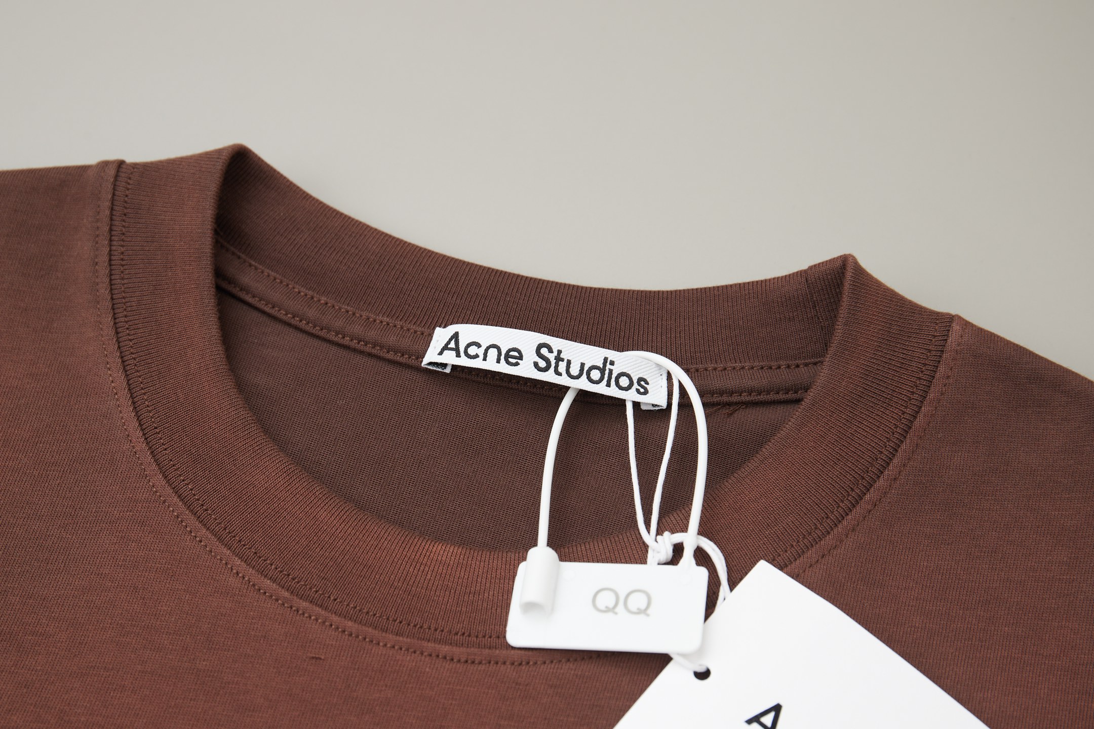Acne Studios ACNE 26SS早春新款 洗水喷马骝章仔短袖