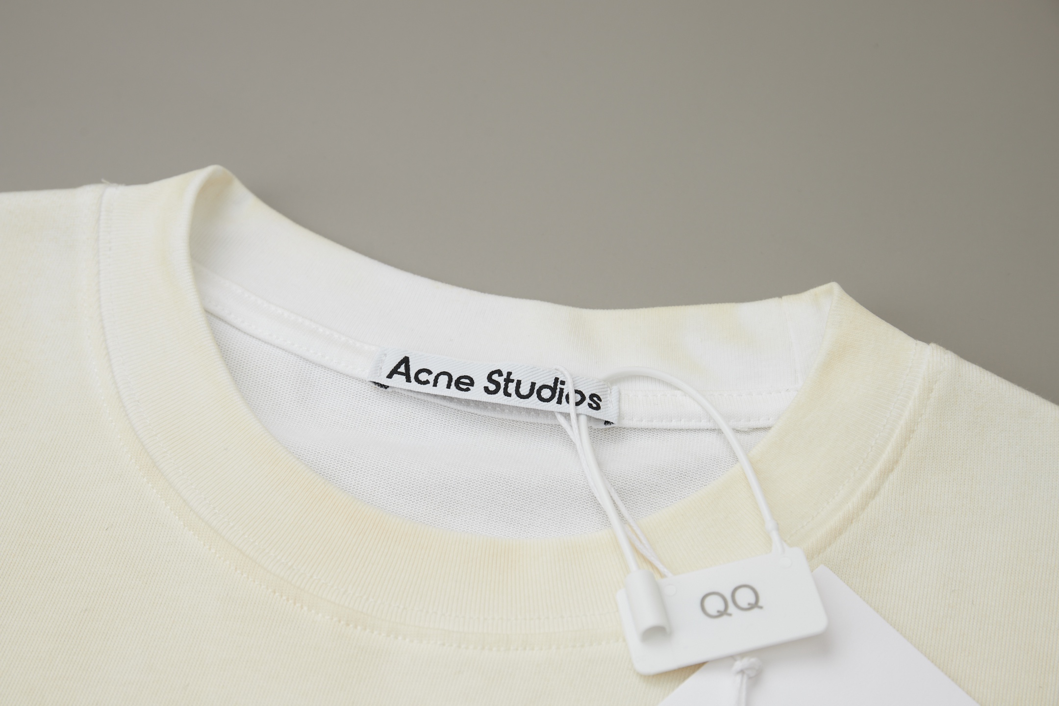 Acne Studios ACNE 26SS早春新款 洗水喷马骝章仔短袖
