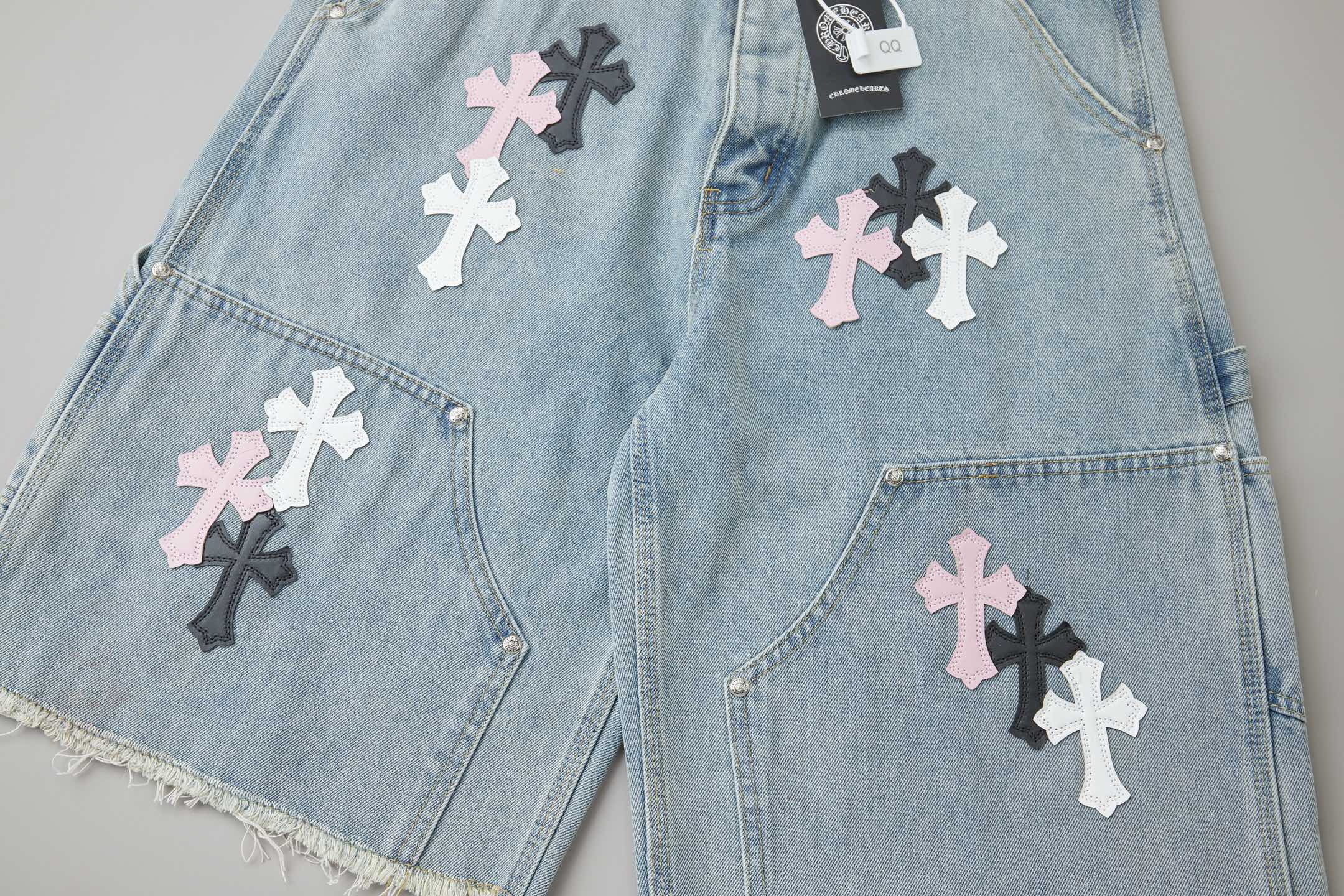 Chrome Hearts 克罗心十字架拼接牛仔短裤​​