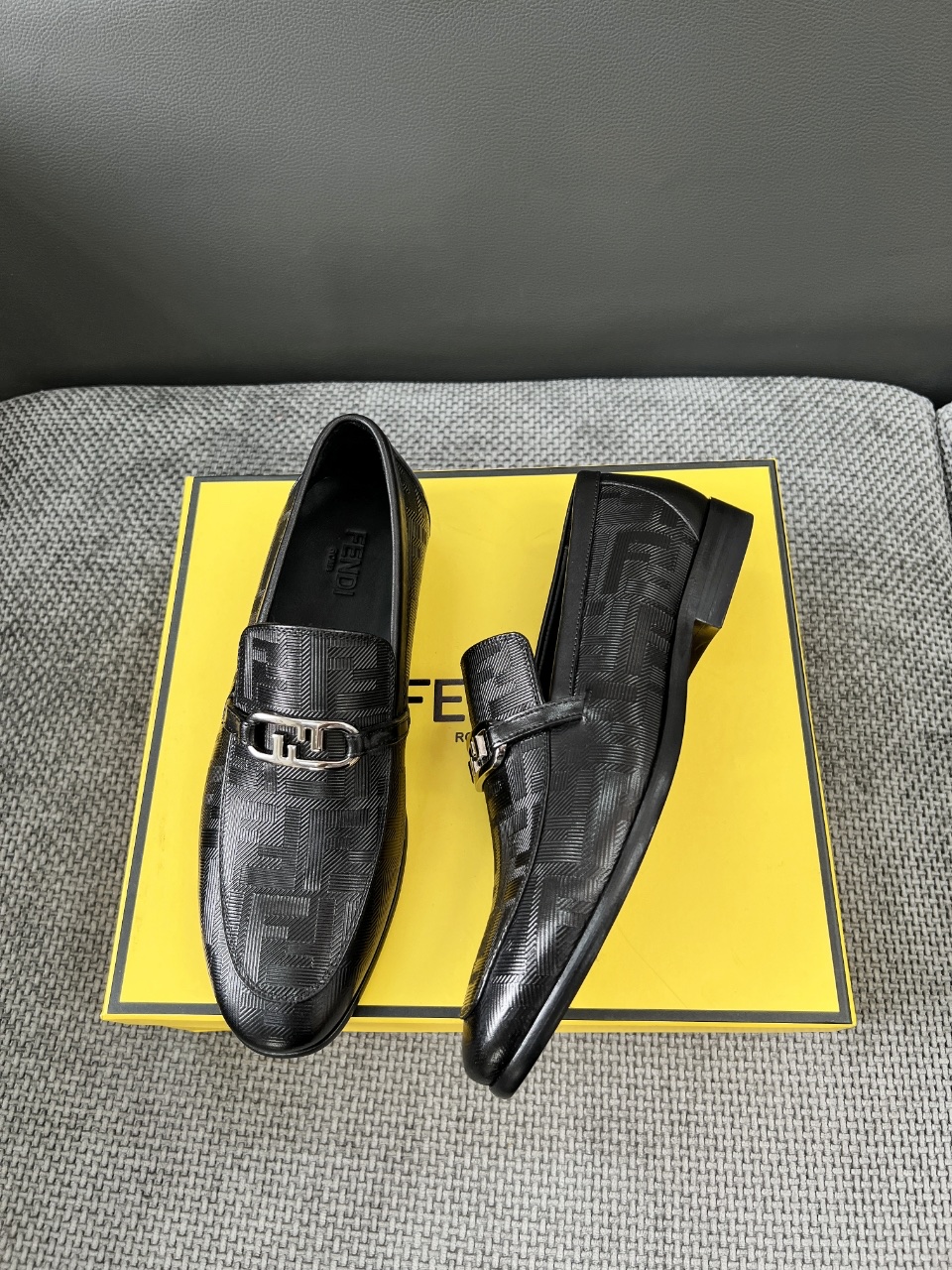 Fendi Style Black Leather Men's Shoes style reference detail image 3 from source 781705