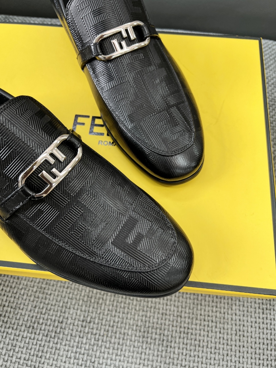 Fendi Style Black Leather Men's Shoes style reference detail image 6 from source 781705