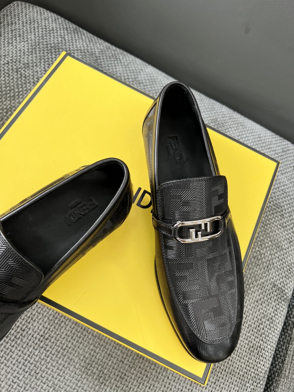 Fendi Style Black Leather Men's Shoes style reference detail image 7 from source 781705
