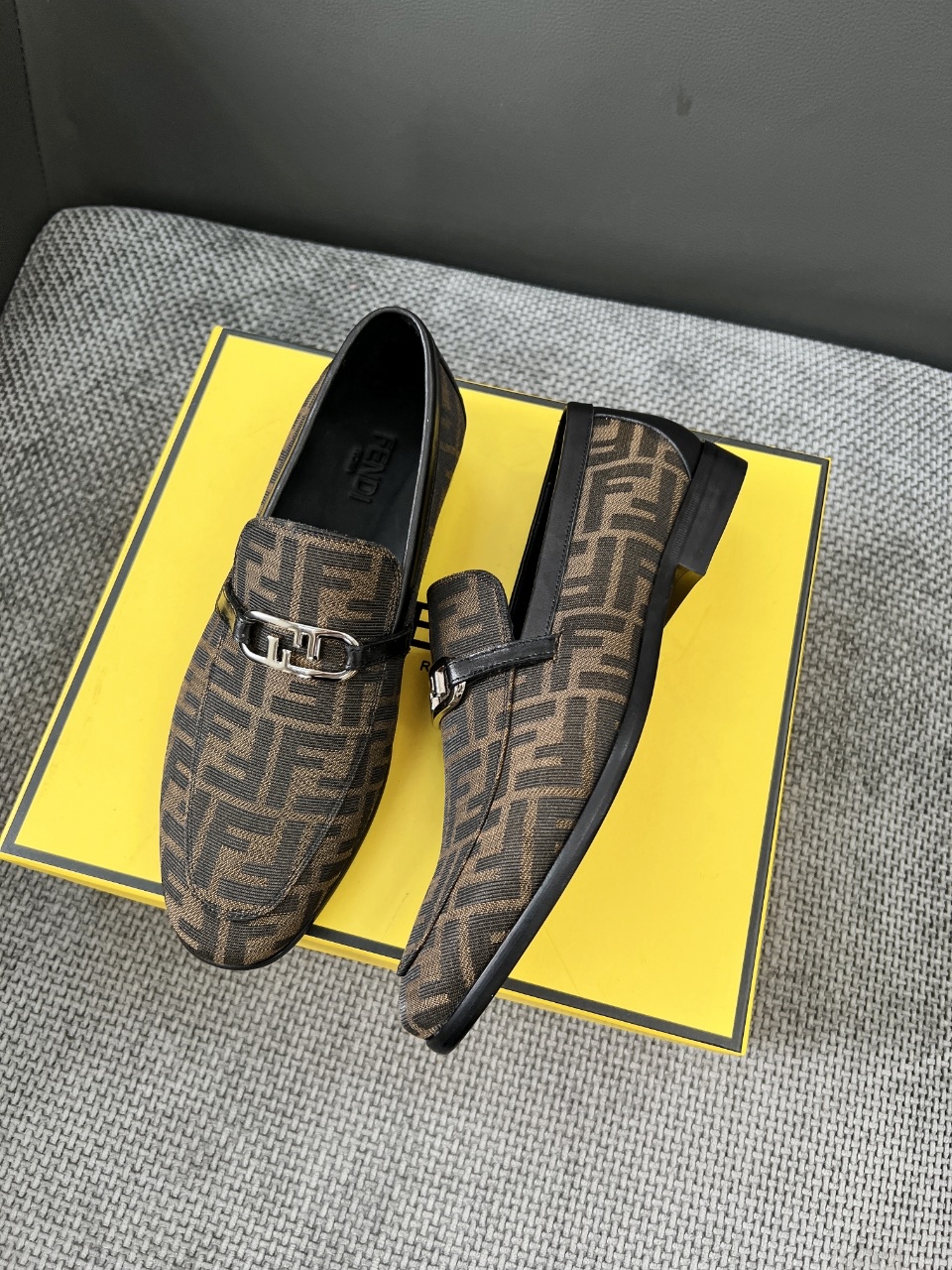 Fendi Style Black Leather Men's Shoes style reference detail image 8 from source 781709