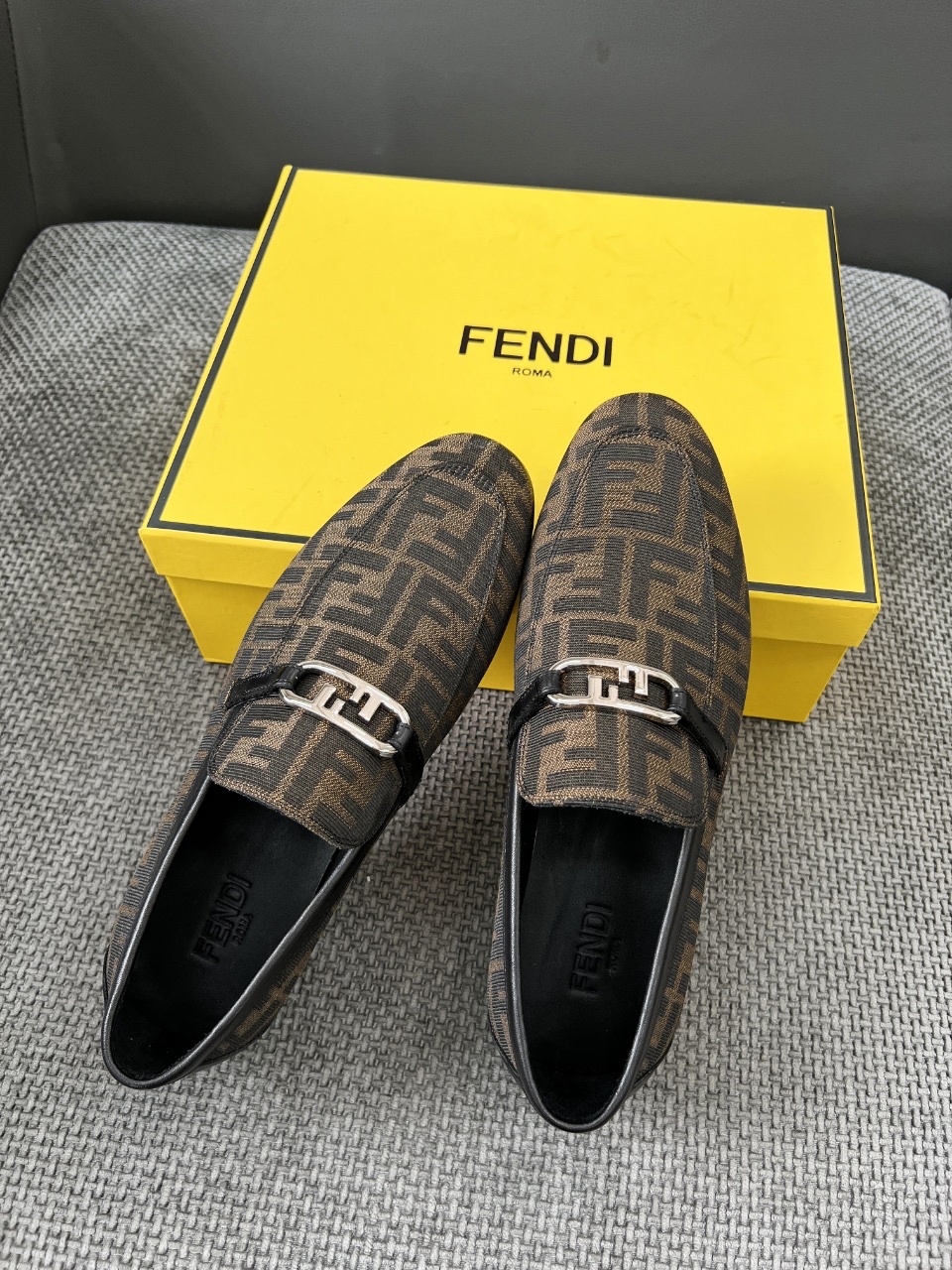 Fendi Style Black Leather Men's Shoes style reference detail image 3 from source 781709