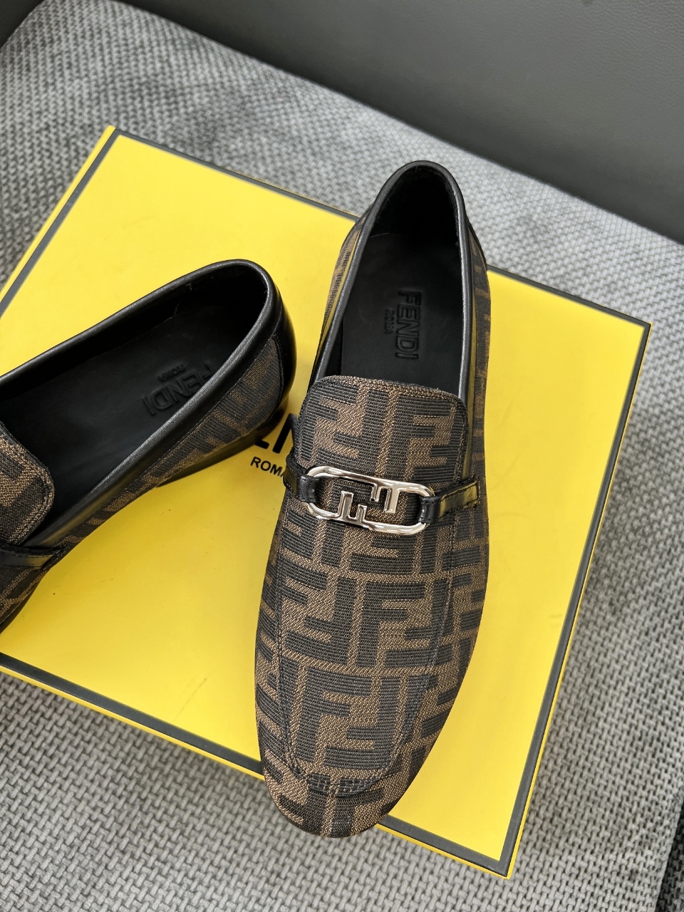 Fendi Style Black Leather Men's Shoes style reference detail image 6 from source 781709