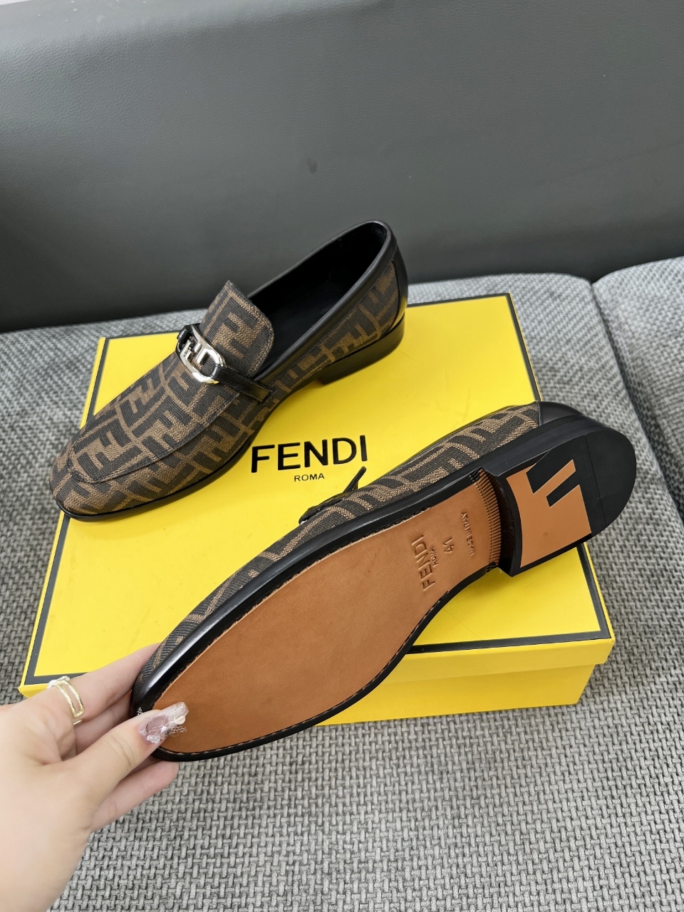 Fendi Style Black Leather Men's Shoes style reference detail image 9 from source 781709