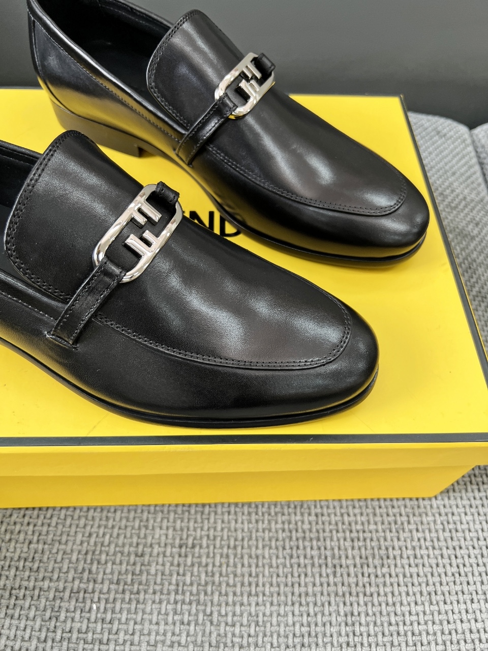 Fendi Style Black Leather Men's Shoes style reference detail image 6 from source 781708