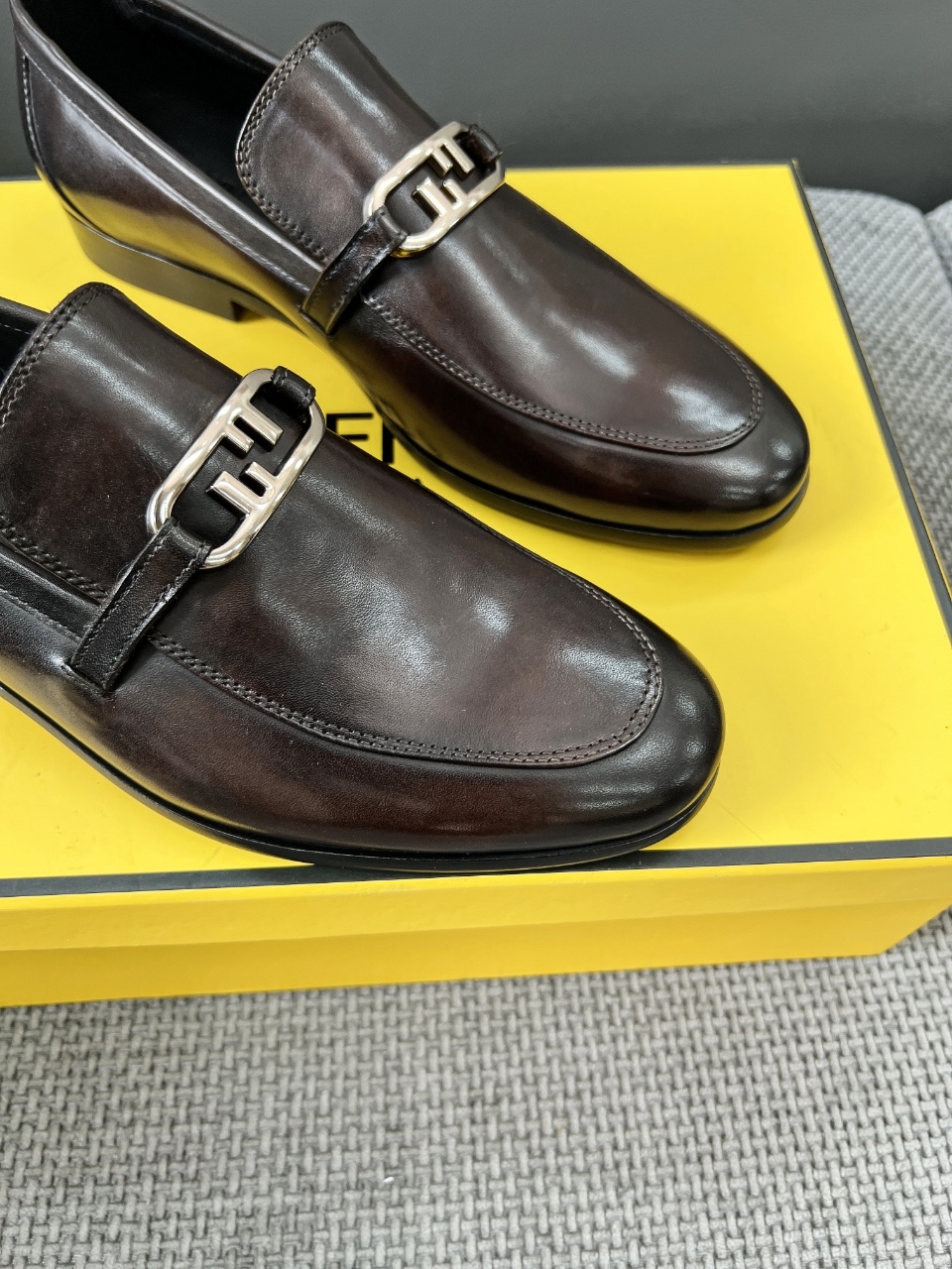 Fendi Style Black Leather Men's Shoes style reference detail image 5 from source 781704
