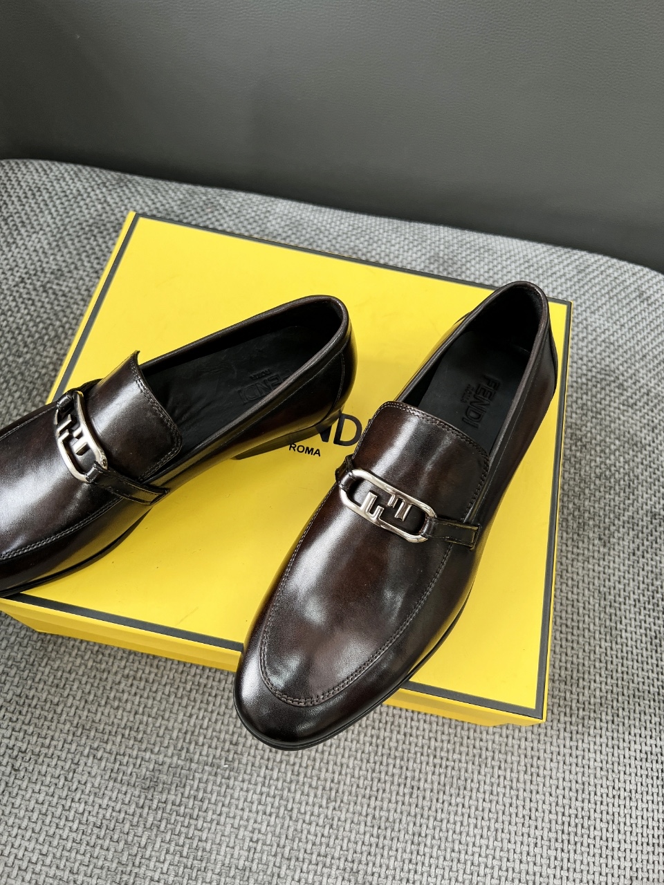Fendi Style Black Leather Men's Shoes style reference detail image 4 from source 781704