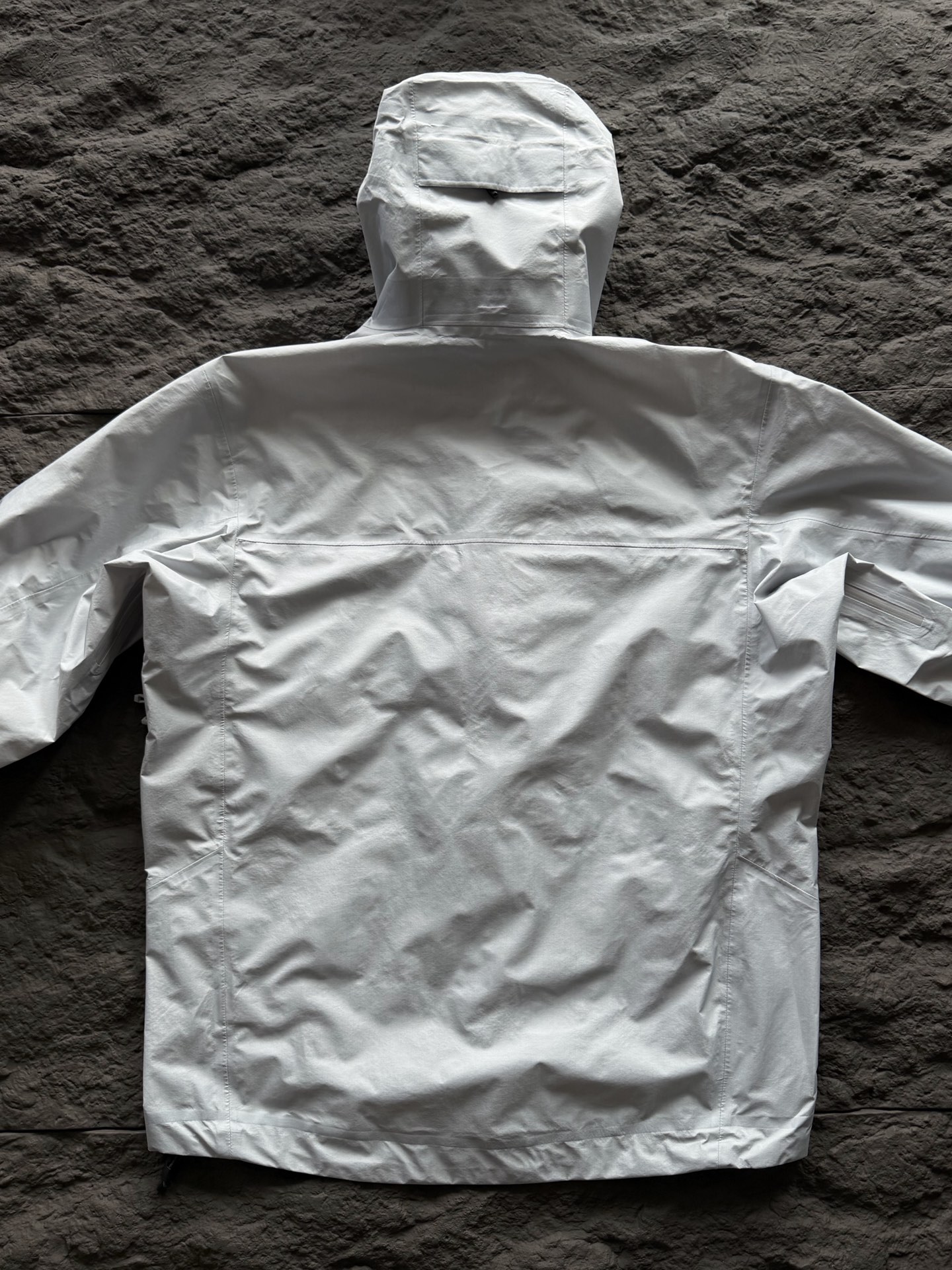 Alternative view of Windbreaker 12695