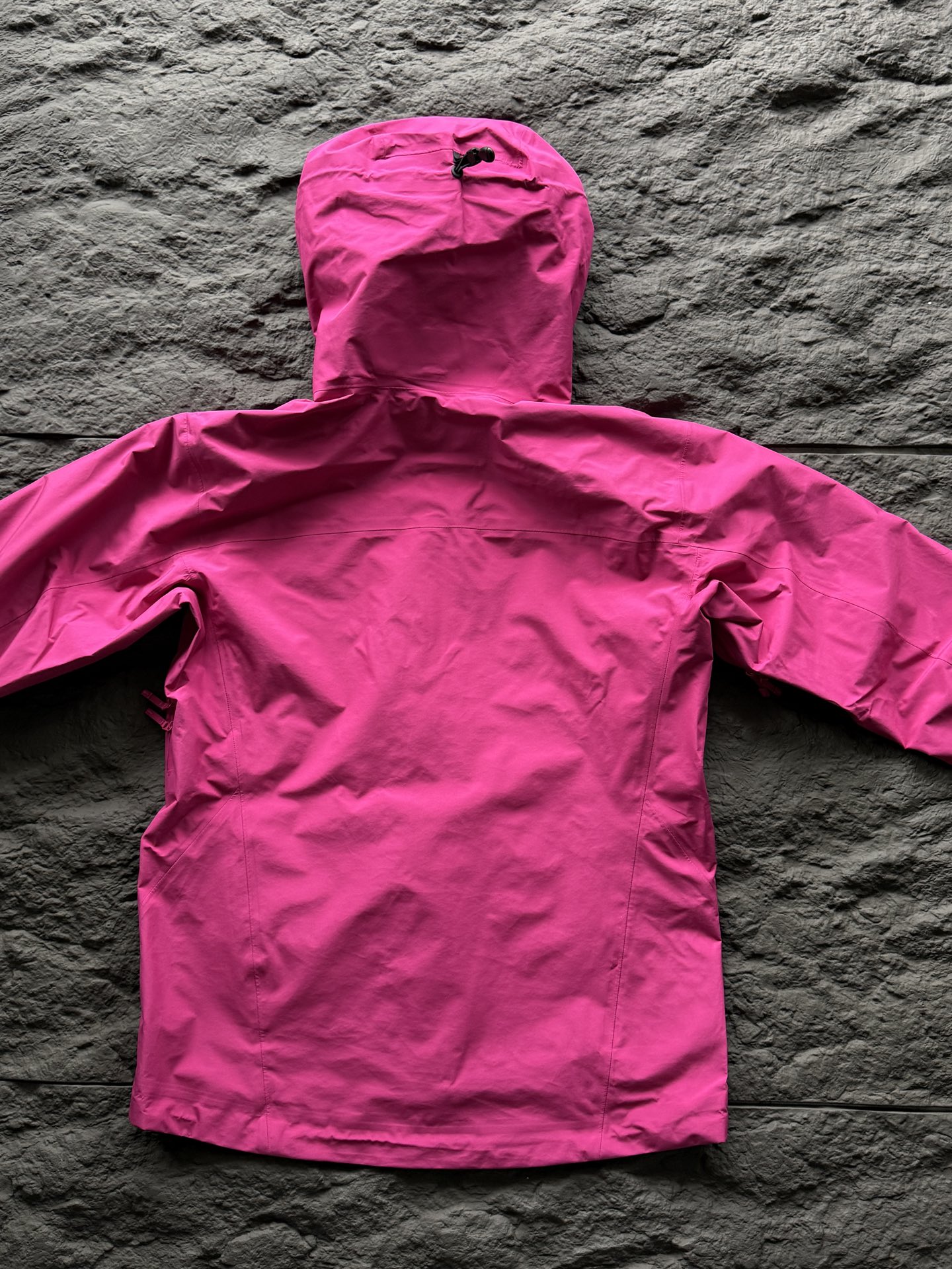 Alternative view of Windbreaker 12686