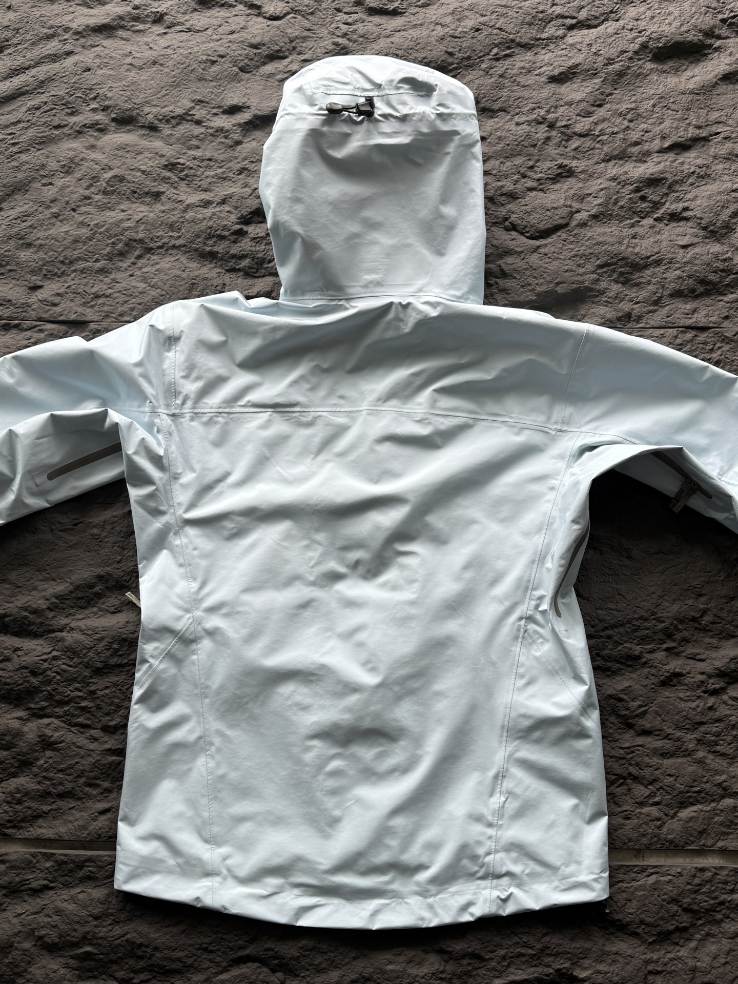 Alternative view of Windbreaker 12690