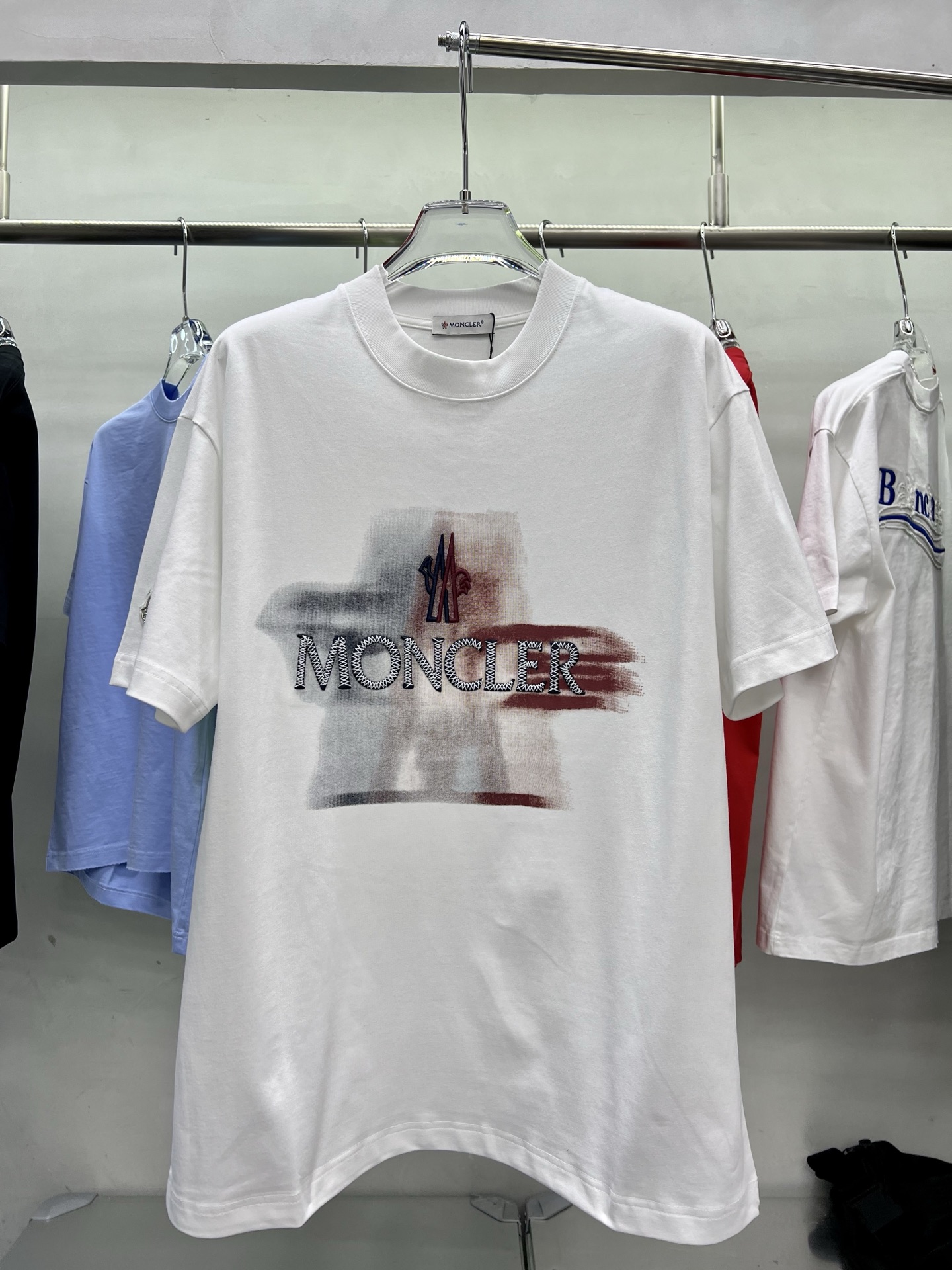 P110MONCLER Moncler 2026 nuevo modelo, camiseta de manga corta de 320g con estampado y bordado, logotipo clásico con de…