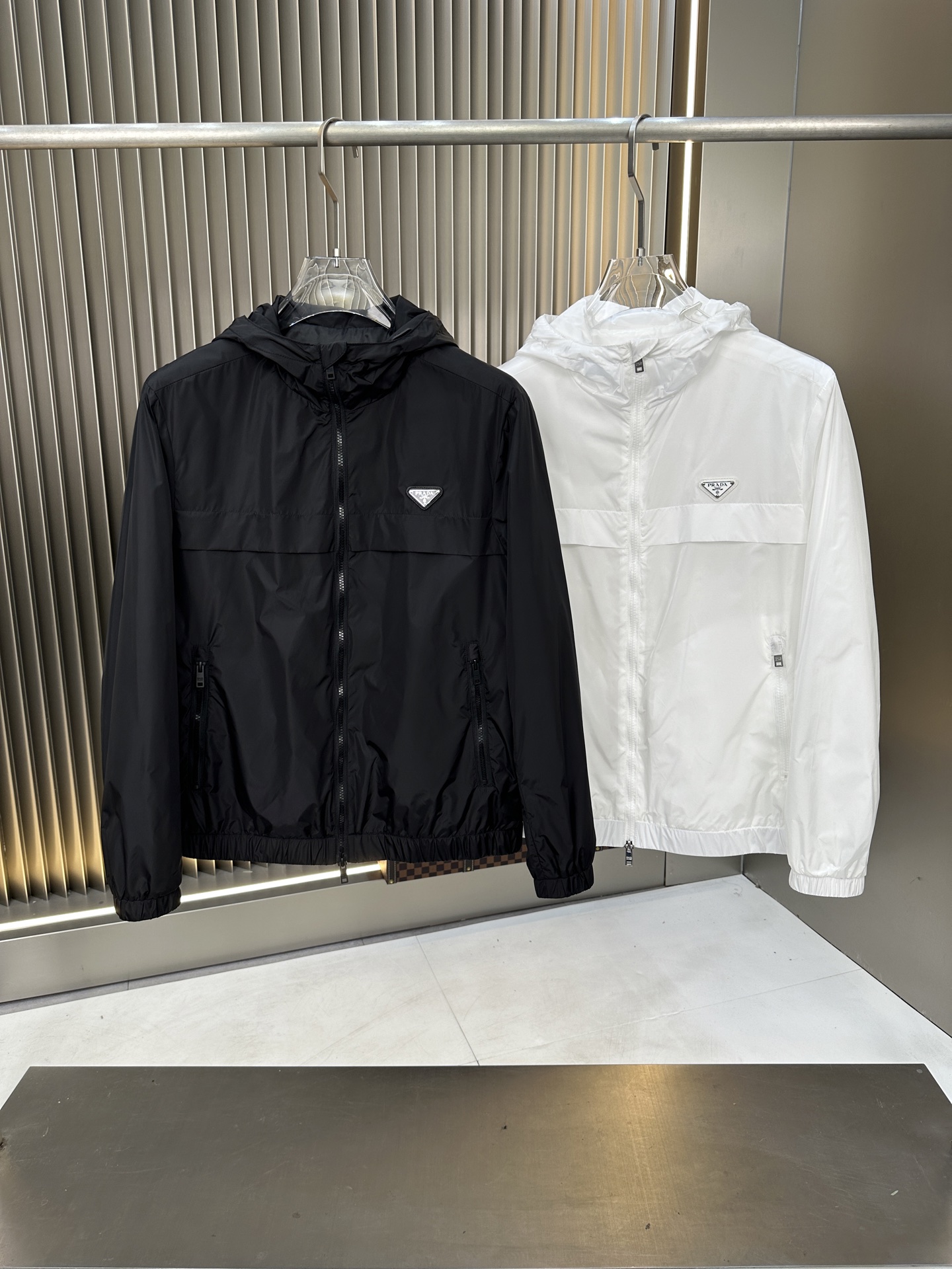 NO:123740,Spring jacket Original 1:1 custom hardware accessories are fully imported and customized. Welcome to counter comparison. Super soft Super heavy fabric has a perfect fit. Pay attention to the super comfortable fabric. Exclusive model. Non-market goods. Same size for men and women. M-XXXL,, jackets & coats, alexander wang19860909春款夹克 原版1:1订制五金配件全进口原版定制 欢迎专柜对比 超柔软 超级重面料做工杠杠的版型完美 注意面料超舒服 独家款 非市场货 男女同款尺码M一XXXL,,jackets & coats,alexander wang,Men's clothing