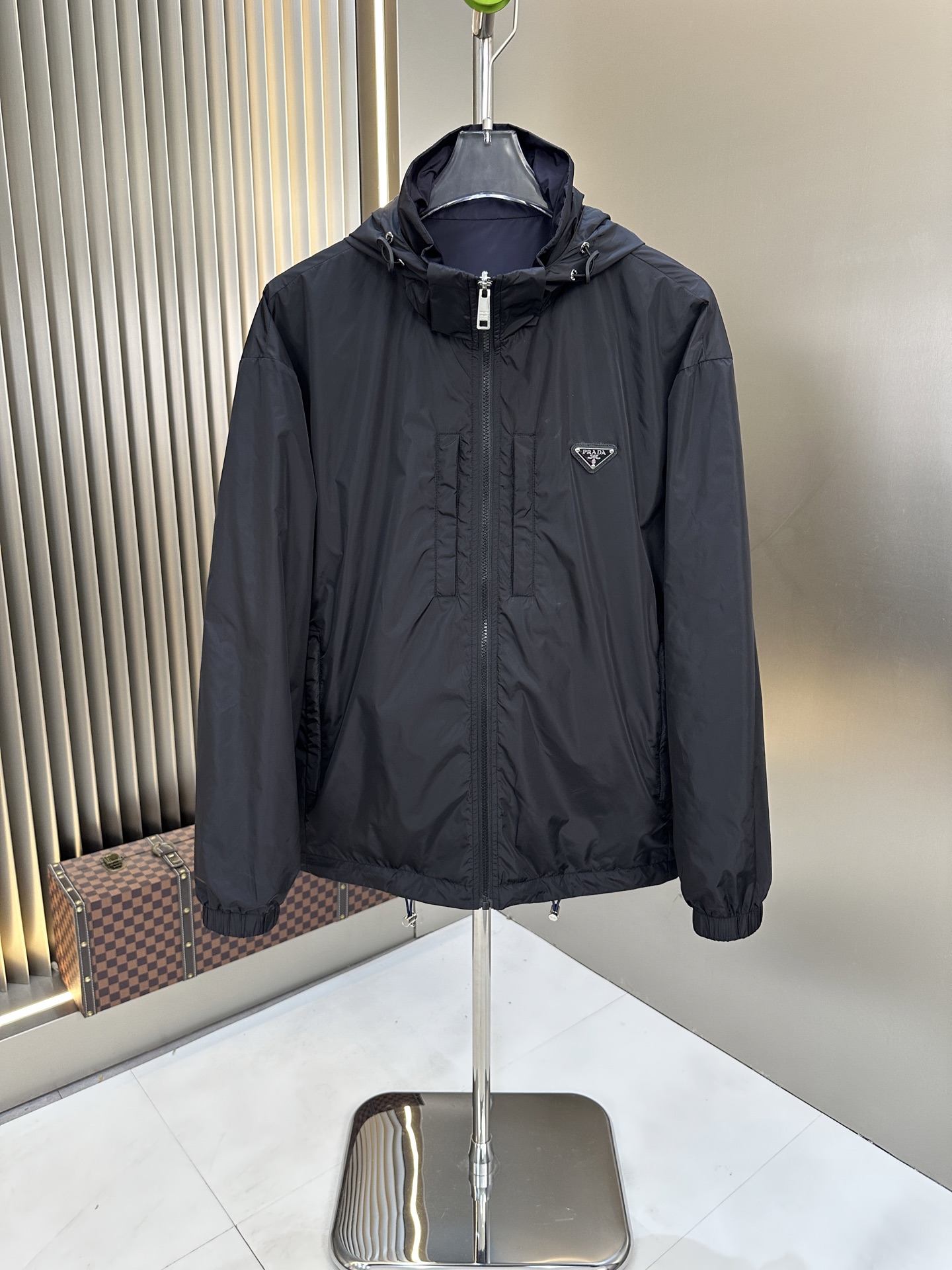 NO:123719,Double-sided wear 2025 spring new jacket Original 1:1 custom hardware accessories are fully imported and customized. Welcome to counter comparison. Super soft Super heavy fabric has a perfect fit. Pay attention to the super comfortable fabric. Exclusive model. Non-market goods. Same size for men and women. M-XXXL,, jackets & coats, alexander wang19860909双面穿 2025春款新款夹克 原版1:1订制五金配件全进口原版定制 欢迎专柜对比 超柔软 超级重面料做工杠杠的版型完美 注意面料超舒服 独家款 非市场货 男女同款尺码M一XXXL,,jackets & coats,alexander wang,Men's clothing