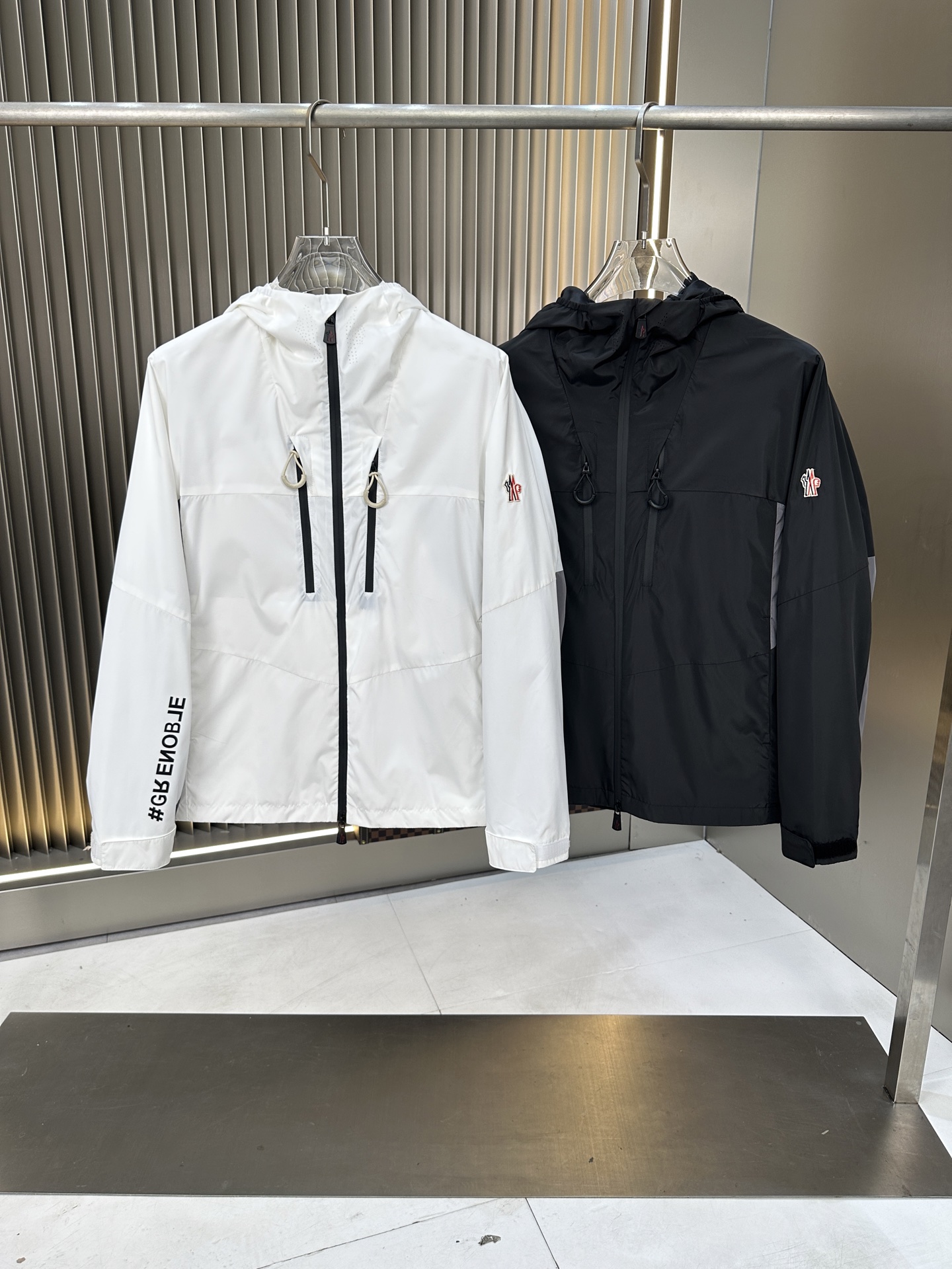 NO:123723,2025 spring new jacket Original 1:1 custom hardware accessories are fully imported and customized. Welcome to counter comparison. Super soft Super heavy fabric has a perfect fit. Pay attention to the super comfortable fabric. Exclusive model. Non-market goods. Same size for men and women. M-XXXL,, jackets & coats, alexander wang198609092025春款新款夹克 原版1:1订制五金配件全进口原版定制 欢迎专柜对比 超柔软 超级重面料做工杠杠的版型完美 注意面料超舒服 独家款 非市场货 男女同款尺码M一XXXL,,jackets & coats,alexander wang,Men's clothing