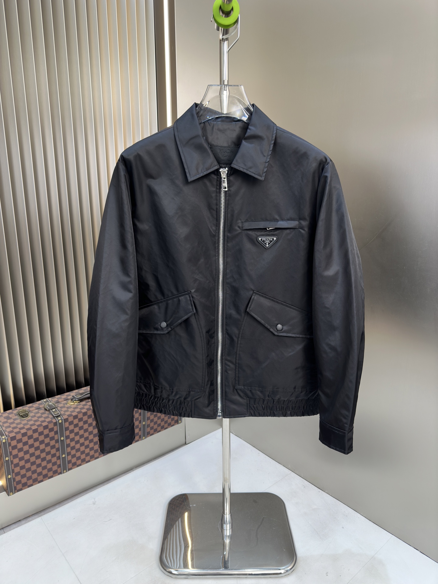 NO:515450,New autumn and winter jackets Original 1:1 custom hardware accessories are fully imported and customized. Welcome to counter comparison. Super soft Super heavy fabrics have a perfect fit. Pay attention to the super comfortable fabric. Exclusive model. Non-market goods. Same size for men and women. M-XXXL,, jackets & coats, alexander wang19860909秋冬新款夹克 原版1:1订制五金配件全进口原版定制 欢迎专柜对比 超柔软 超级重面料做工杠杠的版型完美 注意面料超舒服 独家款 非市场货 男女同款尺码M一XXXL,,jackets & coats,alexander wang,Men's clothing