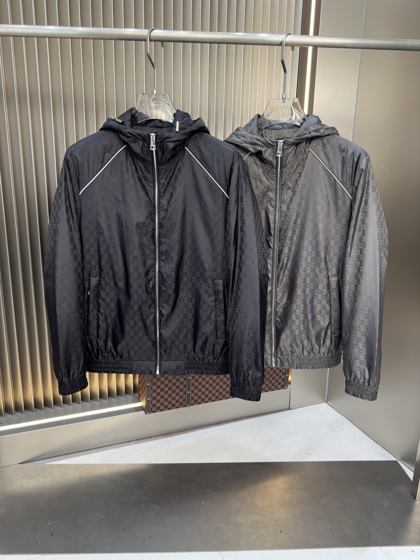 NO:474900,2025 autumn and winter new jacket Original 1:1 custom hardware accessories are fully imported and customized. Welcome to counter comparison. Super soft Super heavy fabric has a perfect fit. Pay attention to the super comfortable fabric. Exclusive model. Non-market goods. Same size for men and women. M-XXXL,, jackets & coats, alexander wang198609092025秋冬新款夹克 原版1:1订制五金配件全进口原版定制 欢迎专柜对比 超柔软 超级重面料做工杠杠的版型完美 注意面料超舒服 独家款 非市场货 男女同款尺码M一XXXL,,jackets & coats,alexander wang,Men's clothing