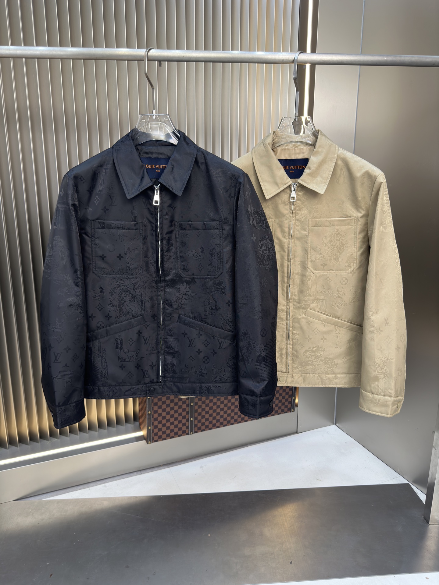 NO:474906,2025 autumn and winter new jacket Original 1:1 custom hardware accessories are fully imported and customized. Welcome to counter comparison. Super soft Super heavy fabric has a perfect fit. Pay attention to the super comfortable fabric. Exclusive model. Non-market goods. Same size for men and women. M-XXXL,, jackets & coats, alexander wang198609092025秋冬新款夹克 原版1:1订制五金配件全进口原版定制 欢迎专柜对比 超柔软 超级重面料做工杠杠的版型完美 注意面料超舒服 独家款 非市场货 男女同款尺码M一XXXL,,jackets & coats,alexander wang,Men's clothing