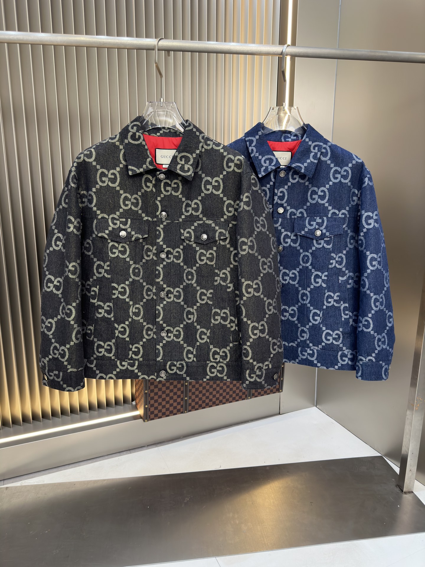 NO:500324,Exclusive 2025 autumn and winter down jacket Original 1:1 customized hardware accessories are fully imported and customized. Welcome to compare counters. Absolute high quality. Use top-grade 90 white duck down, super soft, fluffy and full, super heavy fabric with a perfect fit, pay attention to the super comfortable fabric, Exclusive model, non-market goods, the same size of men and women. The number of codes M1 XXXL,, down jacket, alexander wang19860909爆款独家爆款2025秋冬新款羽绒服 原版1:1订制五金配件全进口原版定制 欢迎专柜对比 绝对的高品质 采用顶级90白鸭绒 超柔软 充羽量蓬松饱满 超级重面料做工杠杠的版型完美 注意面料超舒服 独家款 非市场货 男女同款尺码码数.码数M一XXXL,,down jacket,alexander wang,Men's clothing