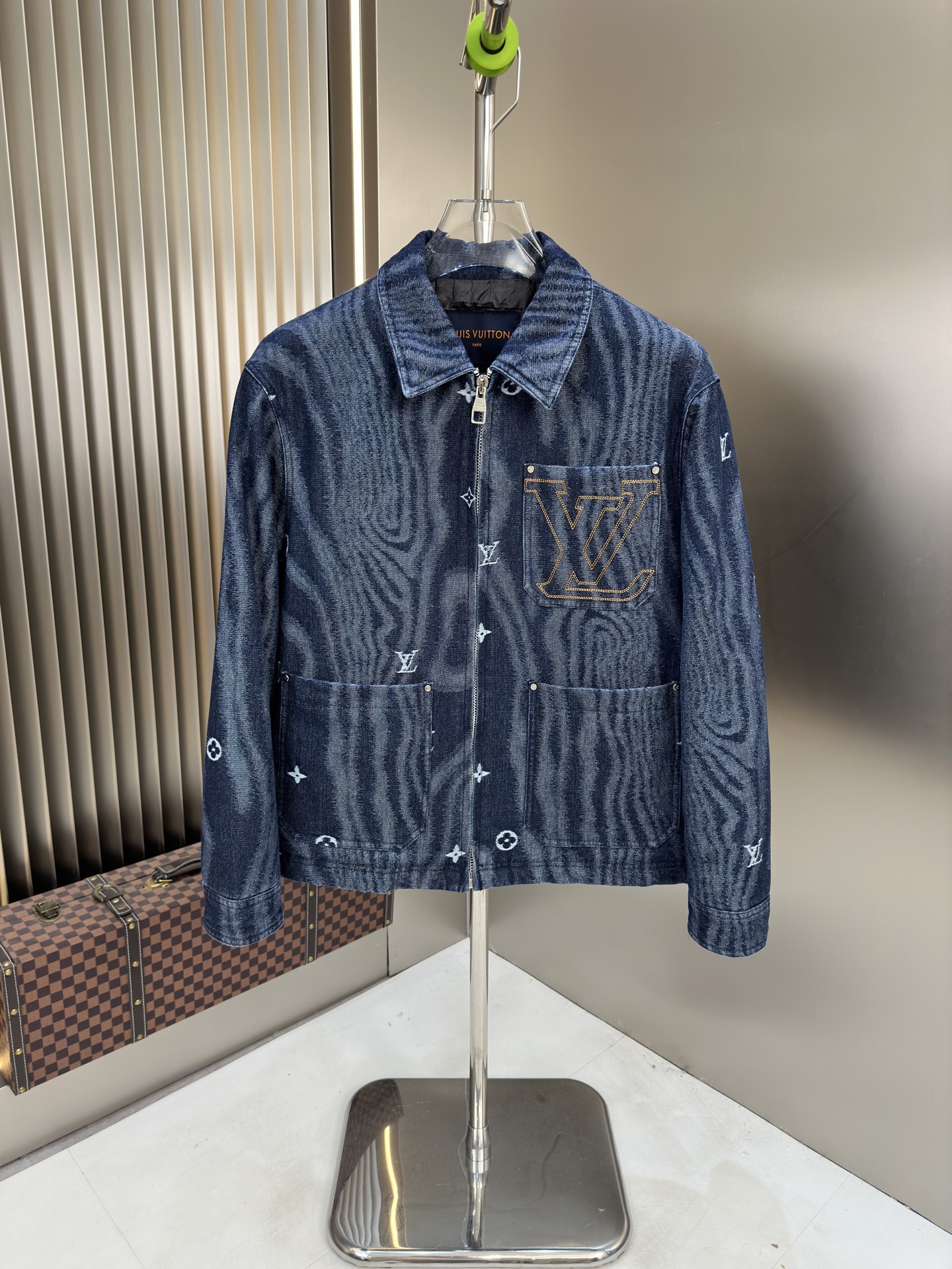 NO:507590,The hot new down jacket for autumn and winter. Original 1:1 custom hardware accessories are fully imported and customized. Welcome to the counter comparison. Absolutely high quality. The top-grade 90 white duck down is super soft. The filling is fluffy and full. The super heavy fabric has a perfect fit. Pay attention to the super comfortable fabric. Exclusive model. Non-market goods. The same size for men and women. The number of codes. M1 XXXL, down jacket, alexander wang19860909爆款秋冬新款羽绒服 原版1:1订制五金配件全进口原版定制 欢迎专柜对比 绝对的高品质 采用顶级90白鸭绒 超柔软 充羽量蓬松饱满 超级重面料做工杠杠的版型完美 注意面料超舒服 独家款 非市场货 男女同款尺码码数.码数M一XXXL,,down jacket,alexander wang,Men's clothing