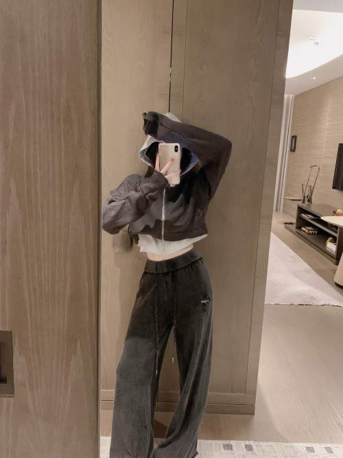Faded Wash Casual Pants with Leather Label for Women 1 Faded Wash Casual Pants with Leather Label for Women