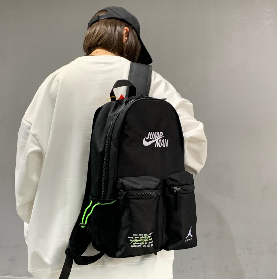 This Nike unisex large-pocket backpack looks absolutely stunning - Bag 6