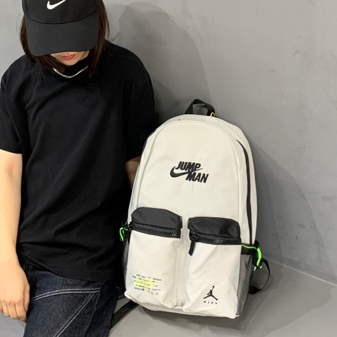 This Nike unisex large-pocket backpack looks absolutely stunning - Bag 3