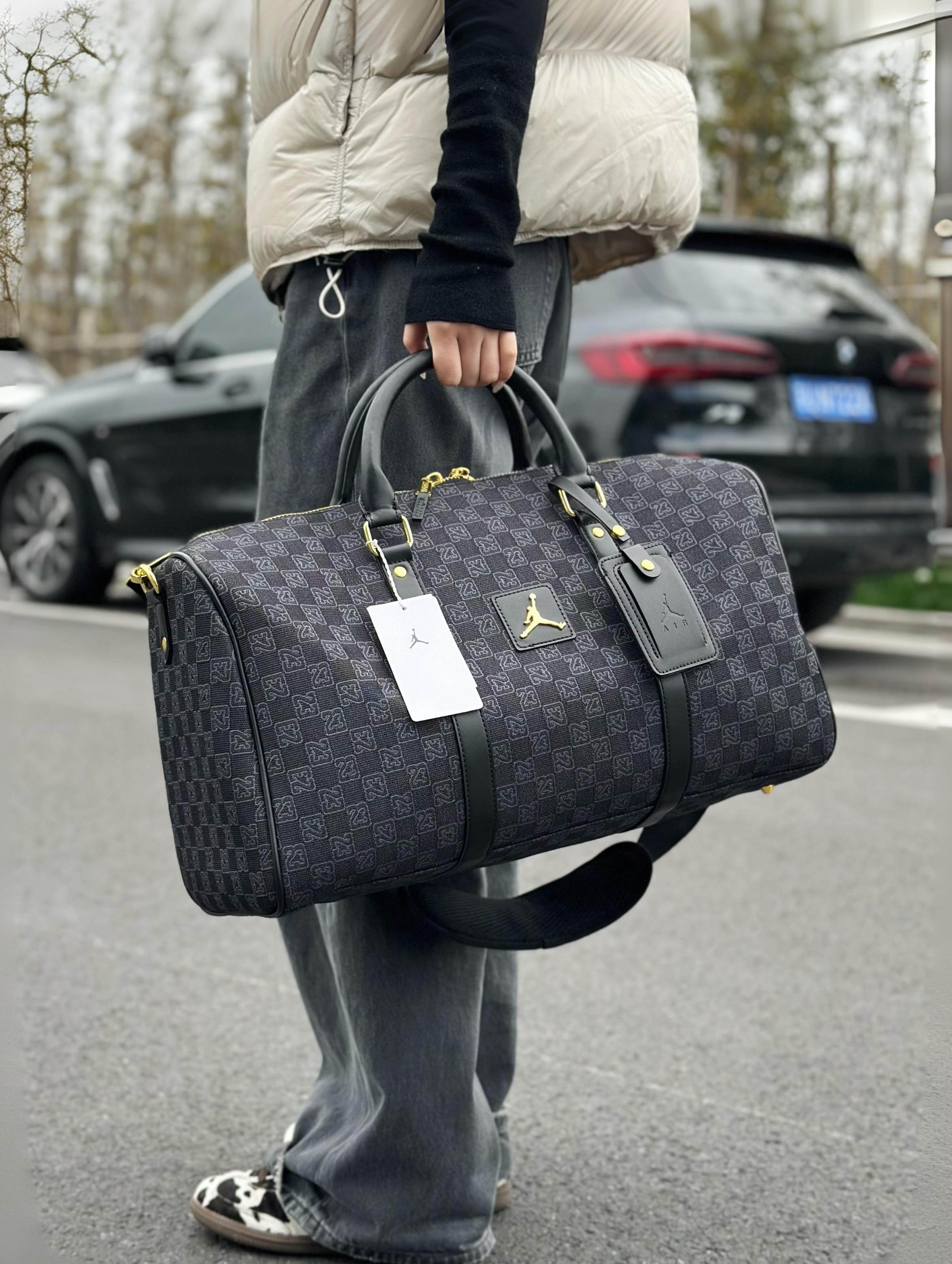 Alternative view of Shoulder Bag 04516